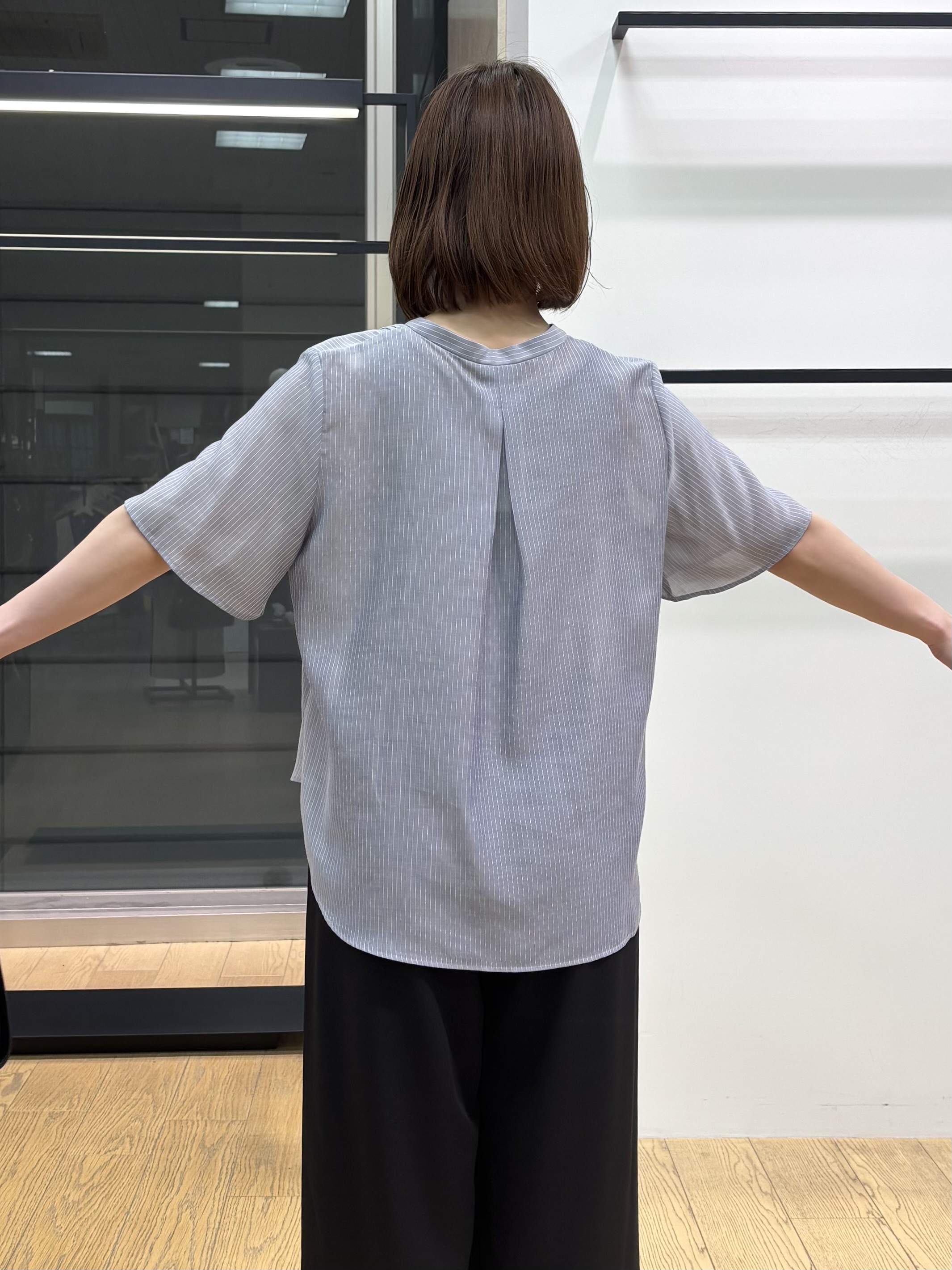 asamiさんの「INDIVI｜【接触冷感/洗える】シアーシャンブレーピンタックブラウス」を使ったコーディネート