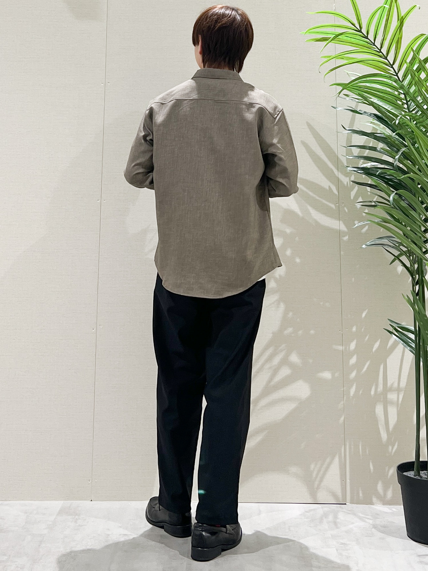 SHI-MAさんの「THE SHOP TK｜【LINO FINE】リネンライク 長袖シャツ UVカット/イージーケア/吸水速乾/洗濯機OK」を使ったコーディネート