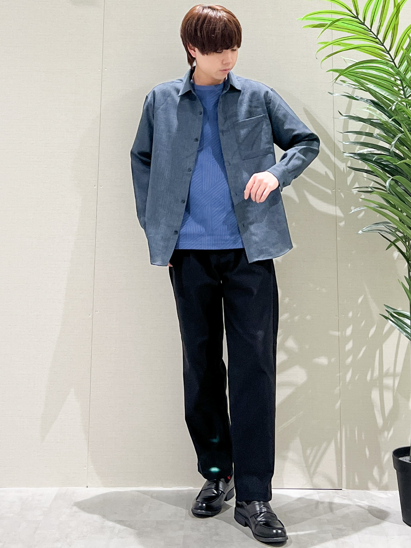 SHI-MAさんの「THE SHOP TK｜【LINO FINE】リネンライク 長袖シャツ UVカット/イージーケア/吸水速乾/洗濯機OK」を使ったコーディネート