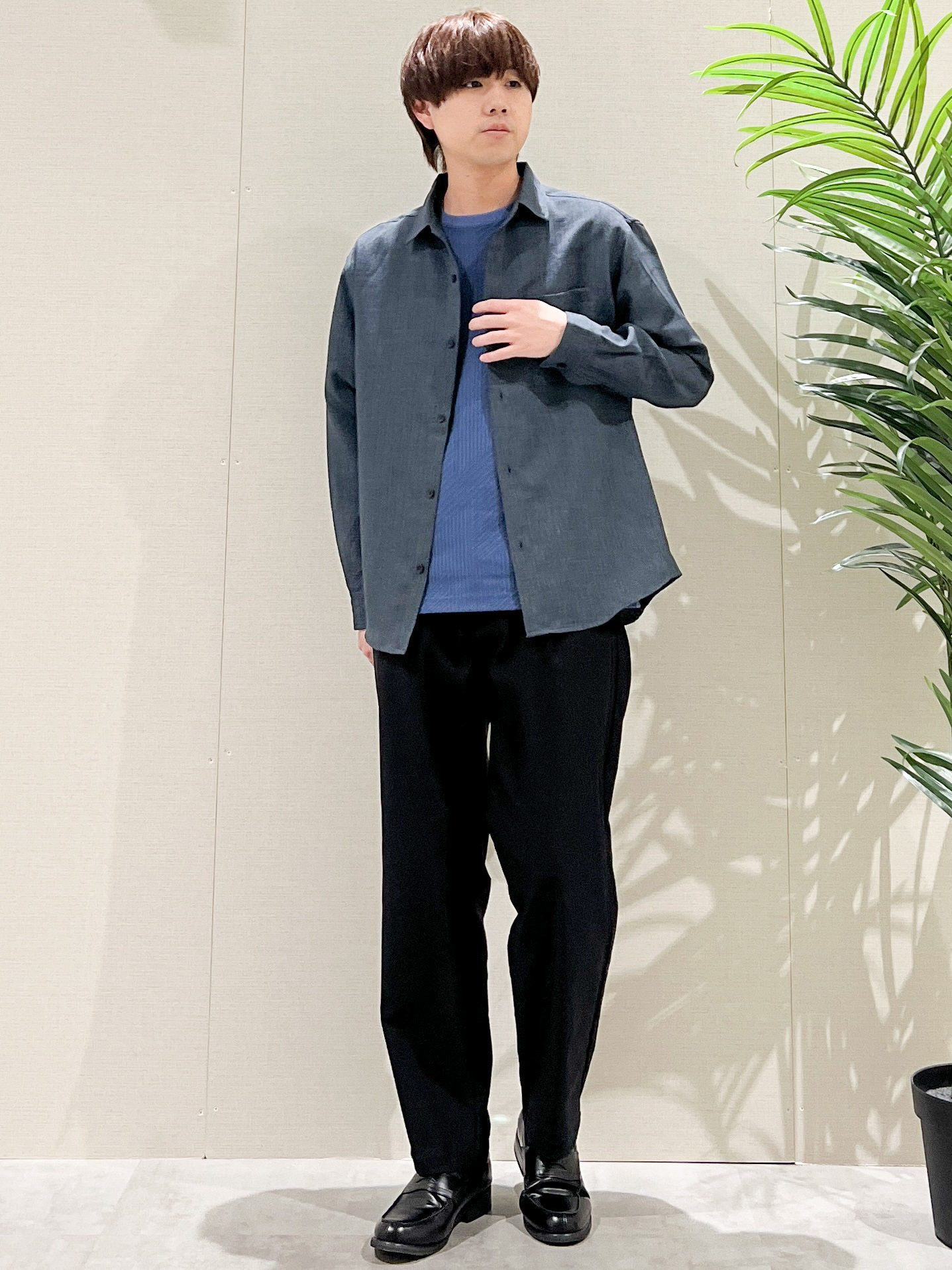 SHI-MAさんの「THE SHOP TK｜【LINO FINE】リネンライク 長袖シャツ UVカット/イージーケア/吸水速乾/洗濯機OK」を使ったコーディネート