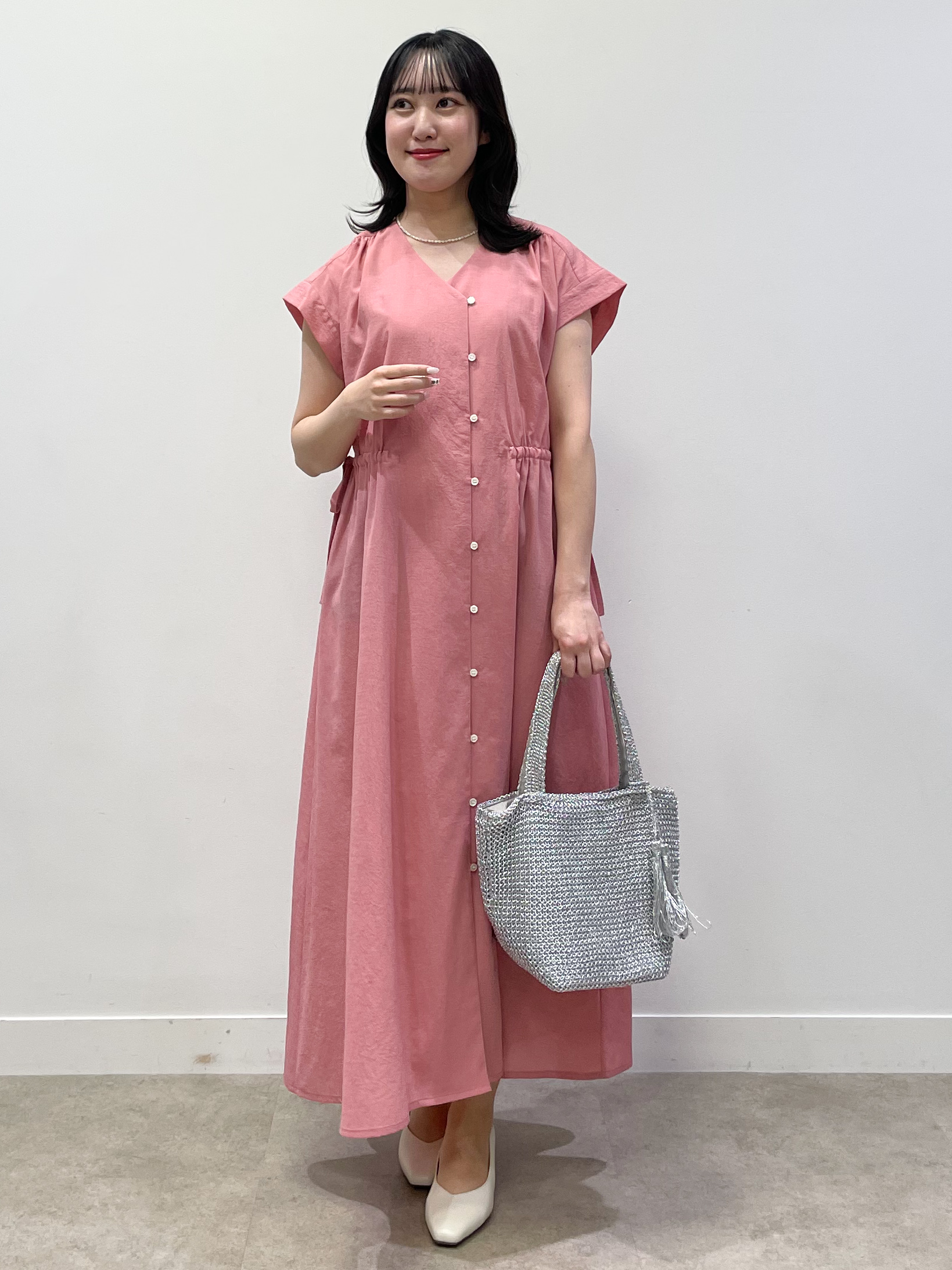 yukariさんの「Reflect｜【通気性あり／涼しい／マシンウォッシャブル】フロントボタンワンピース」を使ったコーディネート