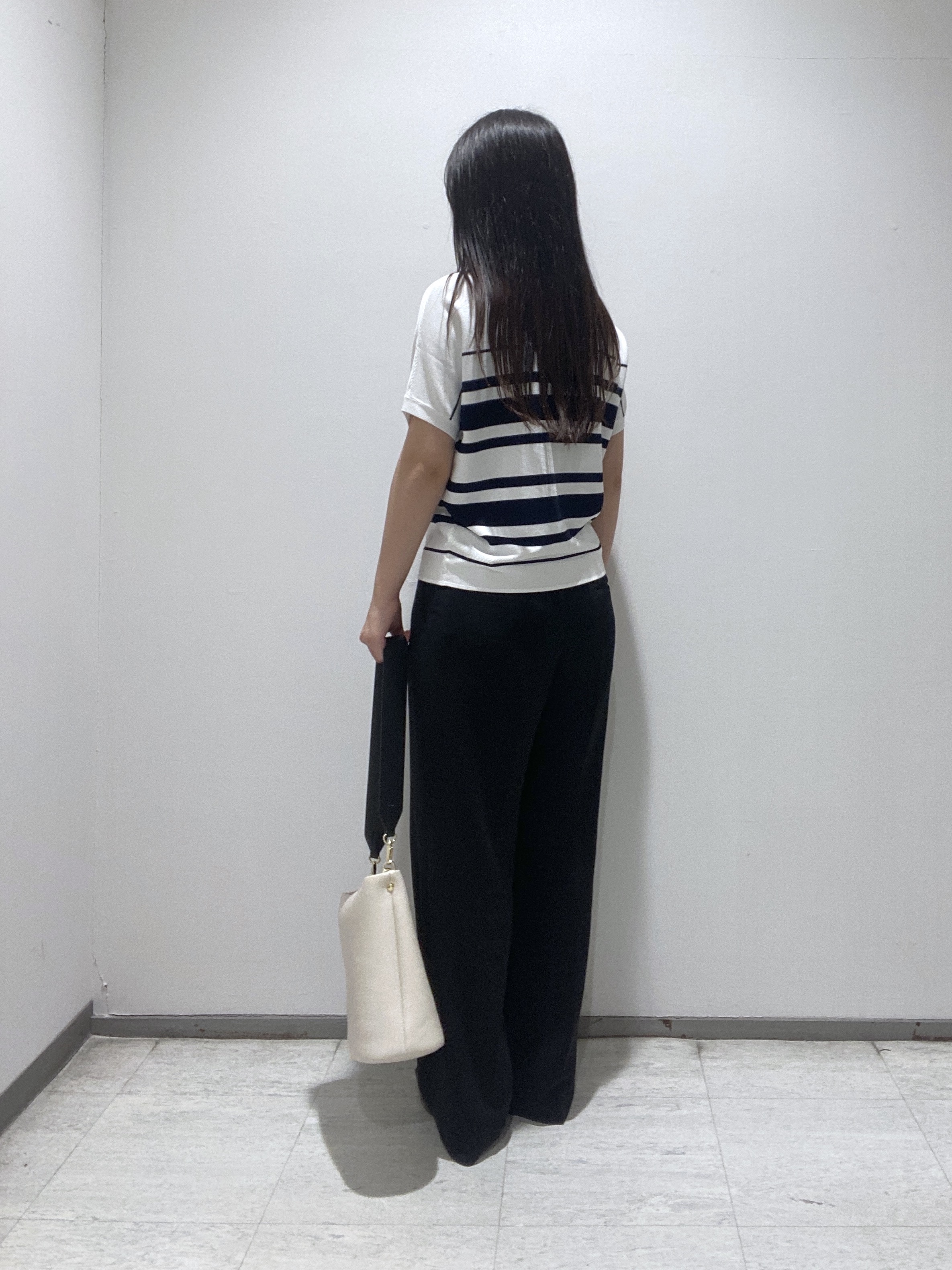 meiさんの「INDIVI｜【洗える】ガーター編みVネックニットT」を使ったコーディネート