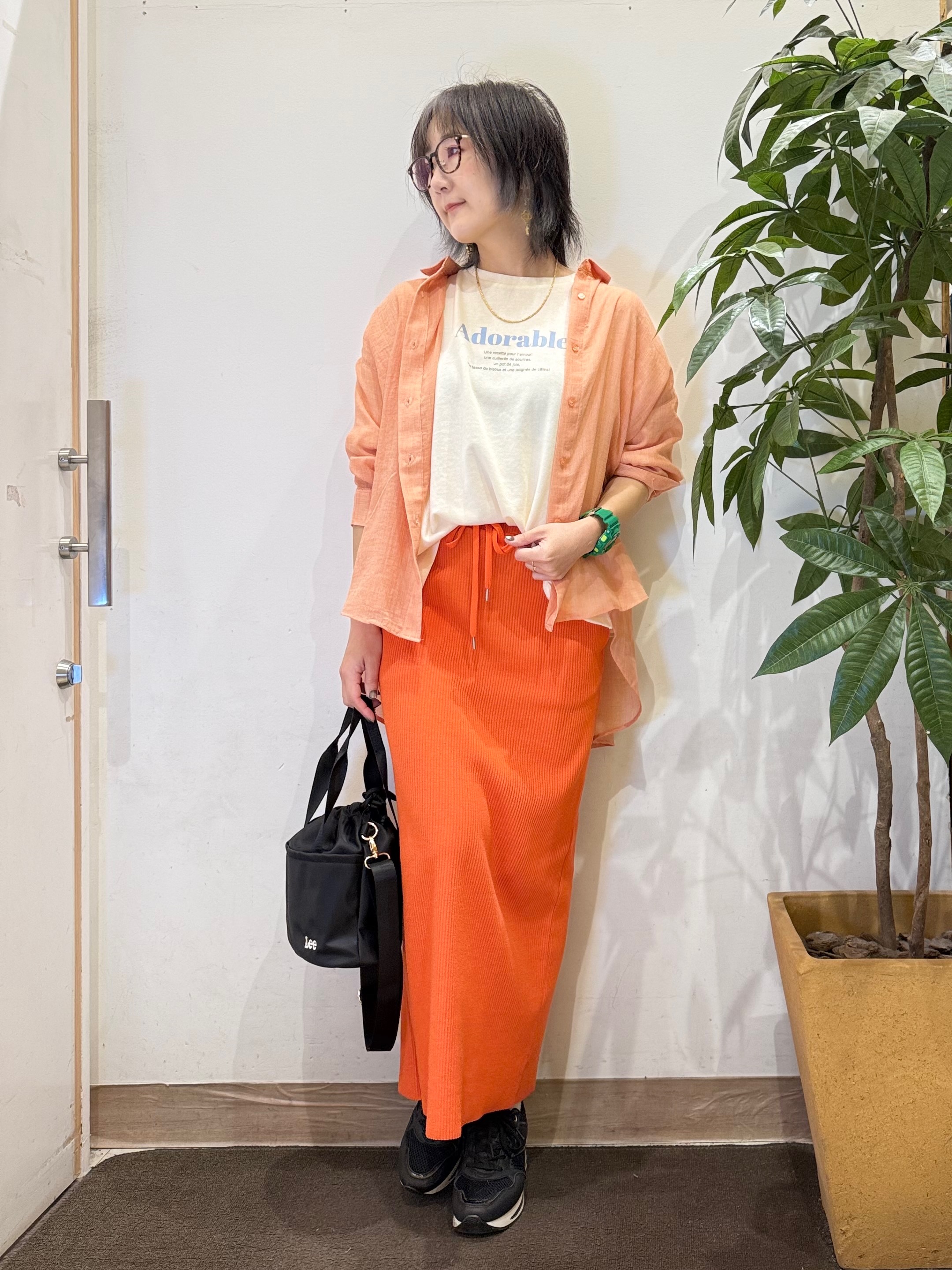 misakiさんの「SHOO･LA･RUE｜【体型カバー】ふんわり質感 やわらかこなれシアーシャツ」を使ったコーディネート