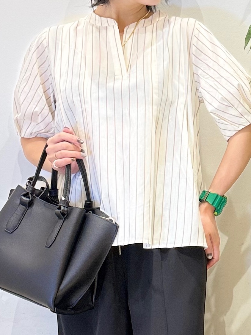 misakiさんの「SHOO･LA･RUE｜【高レビュー/洗濯後しわになりにくい/インせず着られる】自然に体型カバー 麻調ペプラムブラウス」を使ったコーディネート