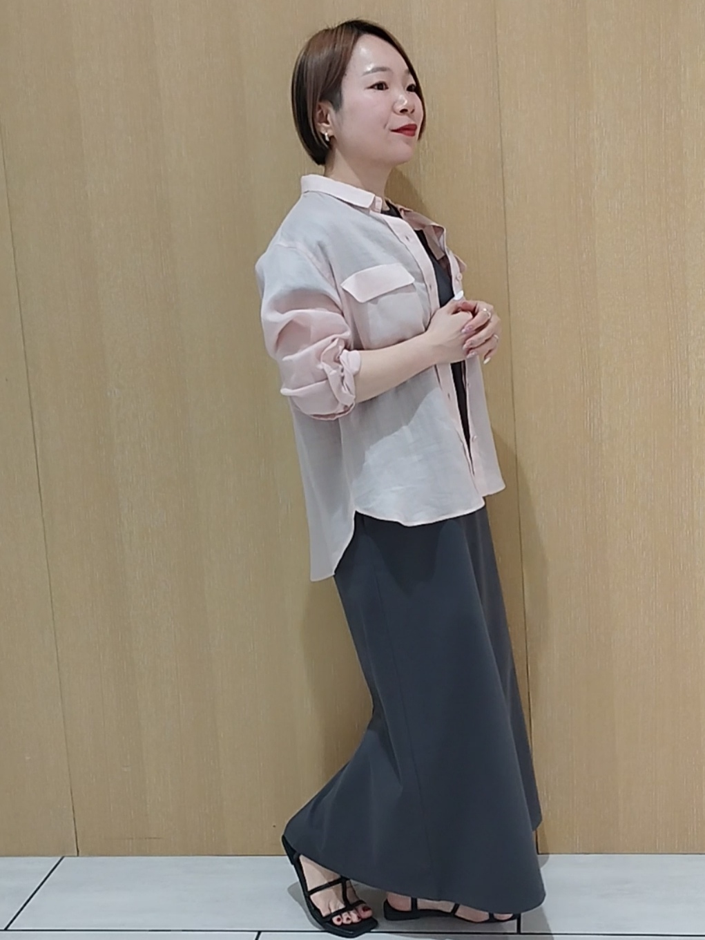 s u g iさんの「UNTITLED｜【古畑星夏さん着用/接触冷感】ドライタッチシャツ」を使ったコーディネート