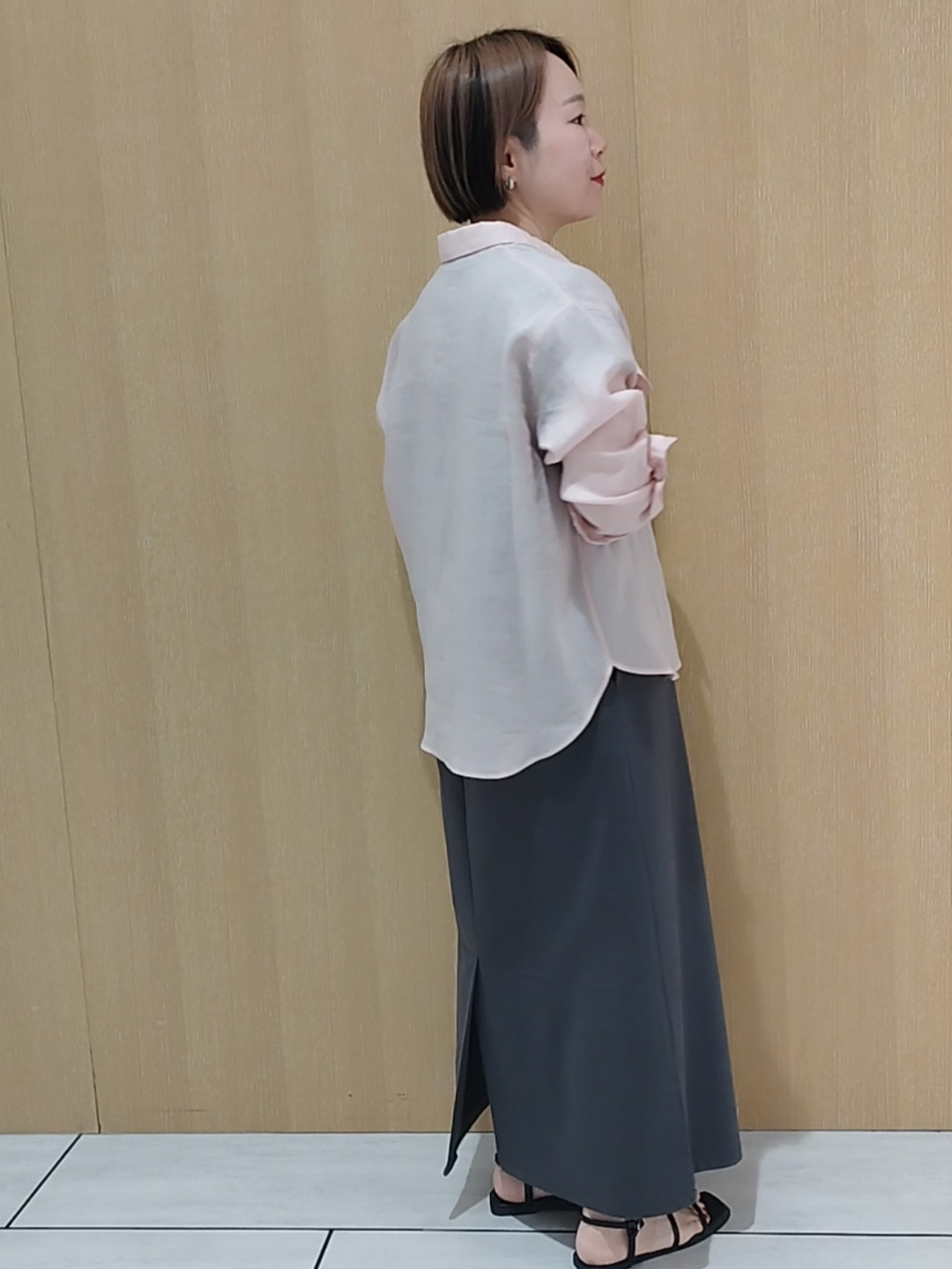 s u g iさんの「UNTITLED｜【古畑星夏さん着用/接触冷感】ドライタッチシャツ」を使ったコーディネート