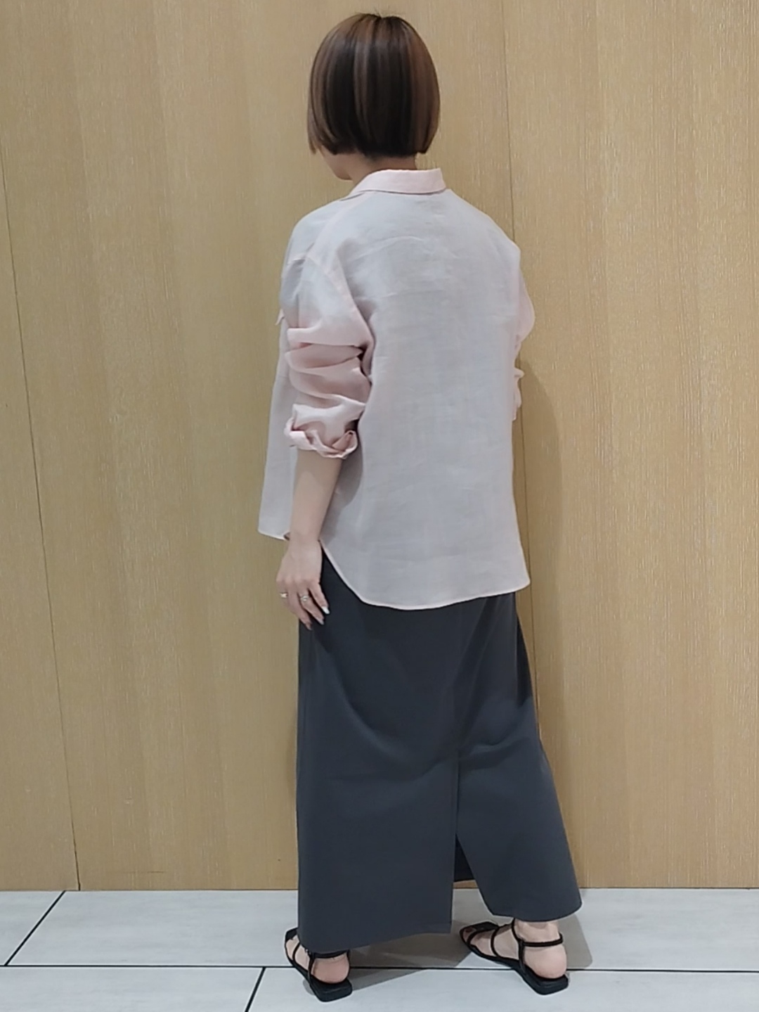 s u g iさんの「UNTITLED｜【古畑星夏さん着用/接触冷感】ドライタッチシャツ」を使ったコーディネート