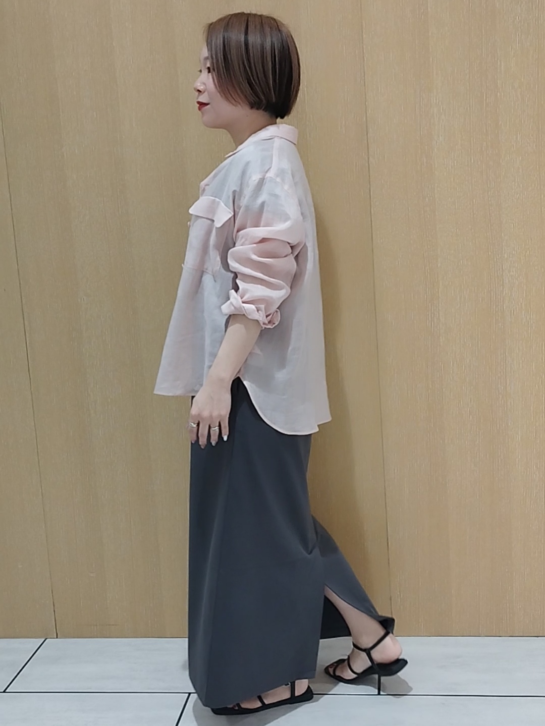 s u g iさんの「UNTITLED｜【古畑星夏さん着用/接触冷感】ドライタッチシャツ」を使ったコーディネート