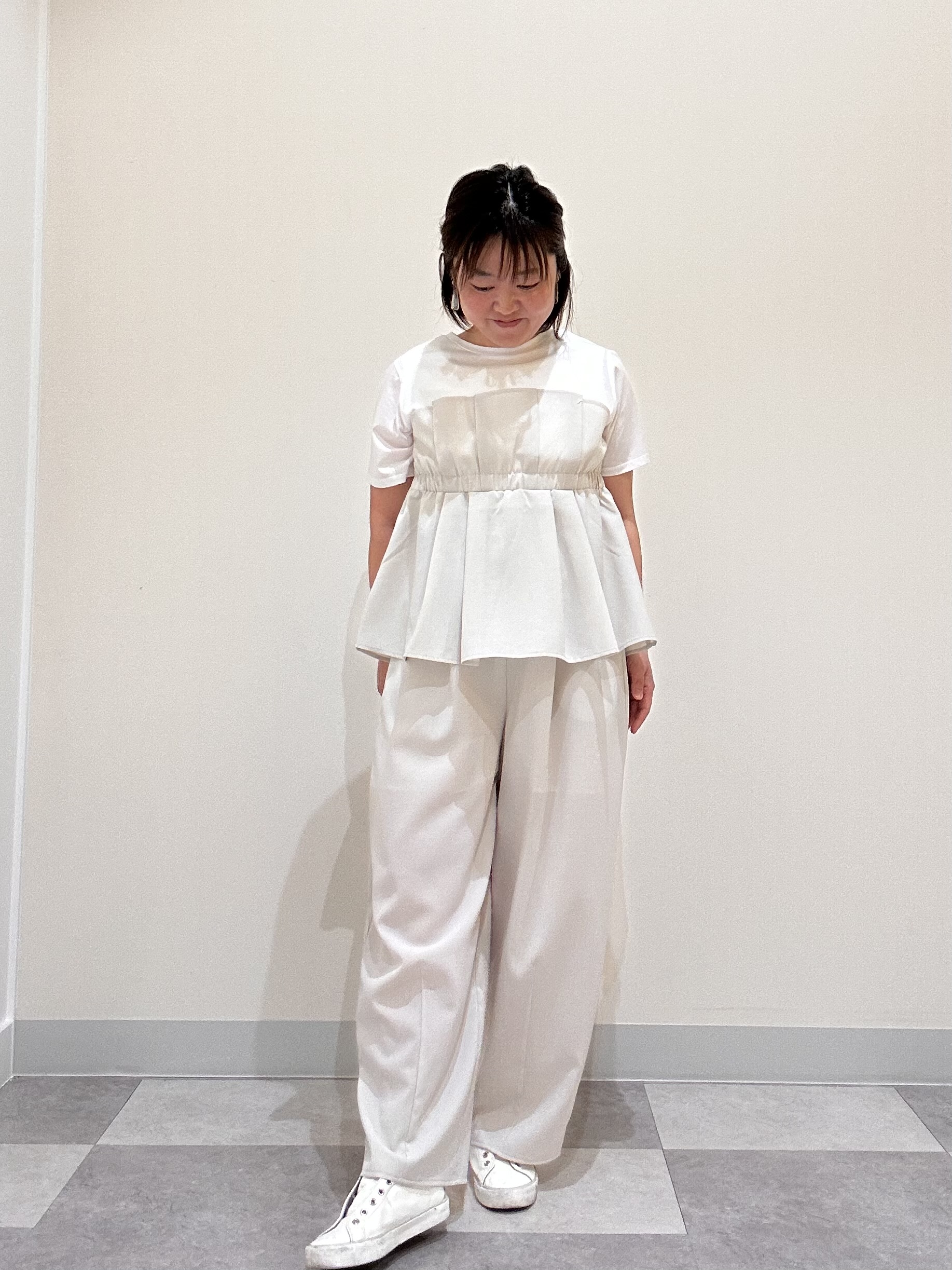 Aiさんの「Dessin｜【セットアップ可/UVカット/洗える】ビスチェドッキングTシャツ」を使ったコーディネート
