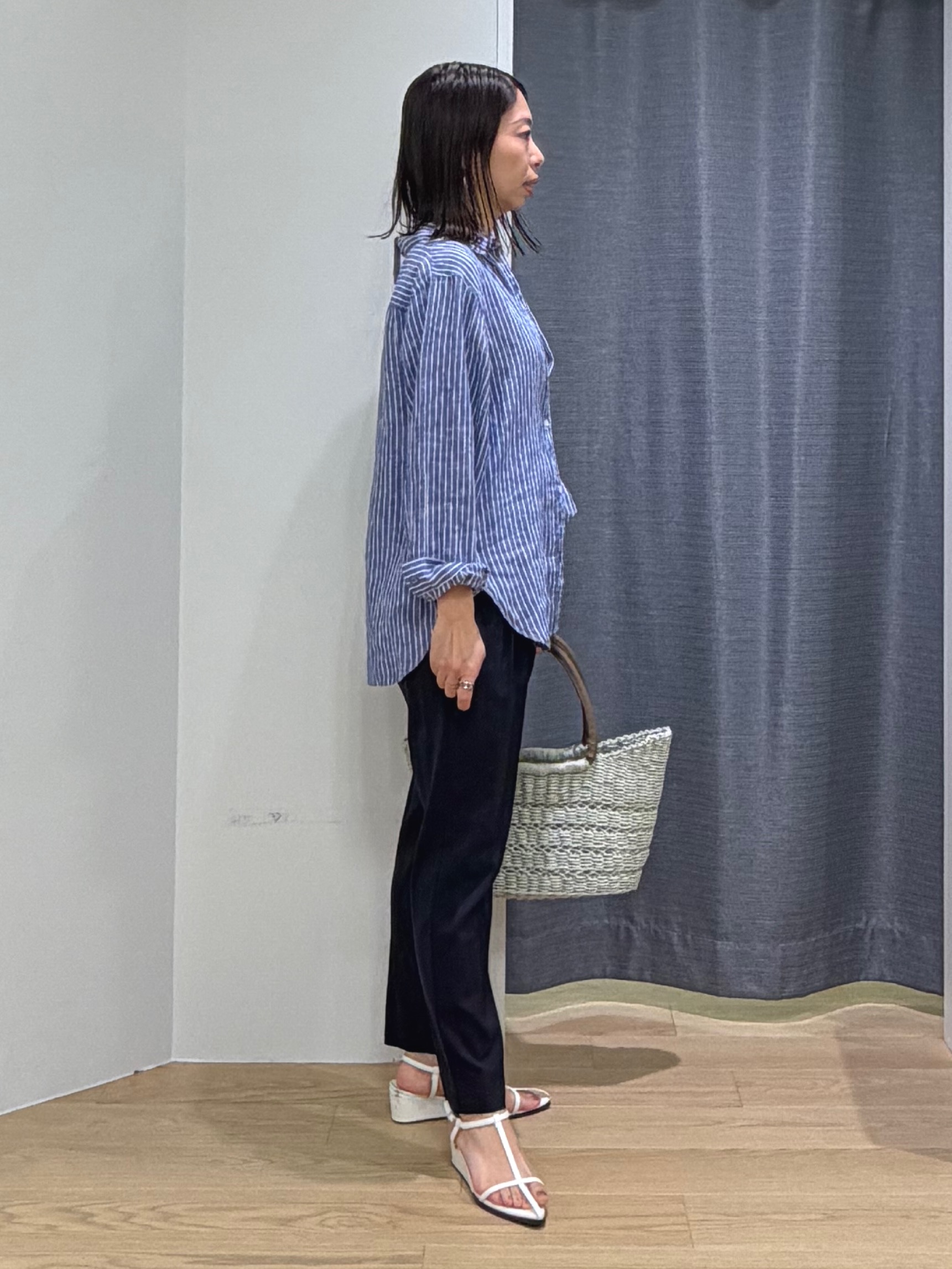 Mikoさんの「INDIVI｜【接触冷感／2WAY】カシュクールリネンシャツ」を使ったコーディネート