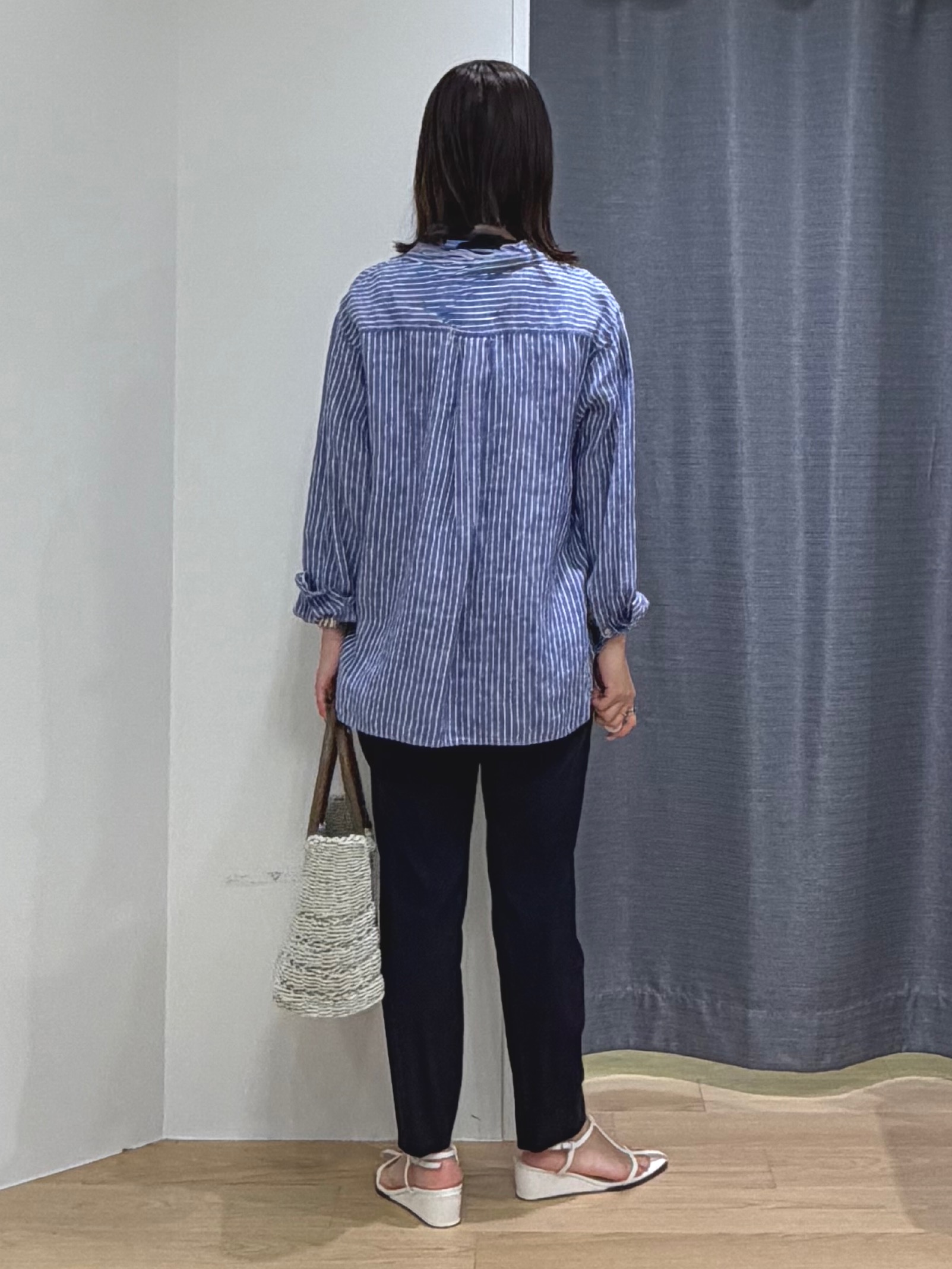 Mikoさんの「INDIVI｜【接触冷感／2WAY】カシュクールリネンシャツ」を使ったコーディネート