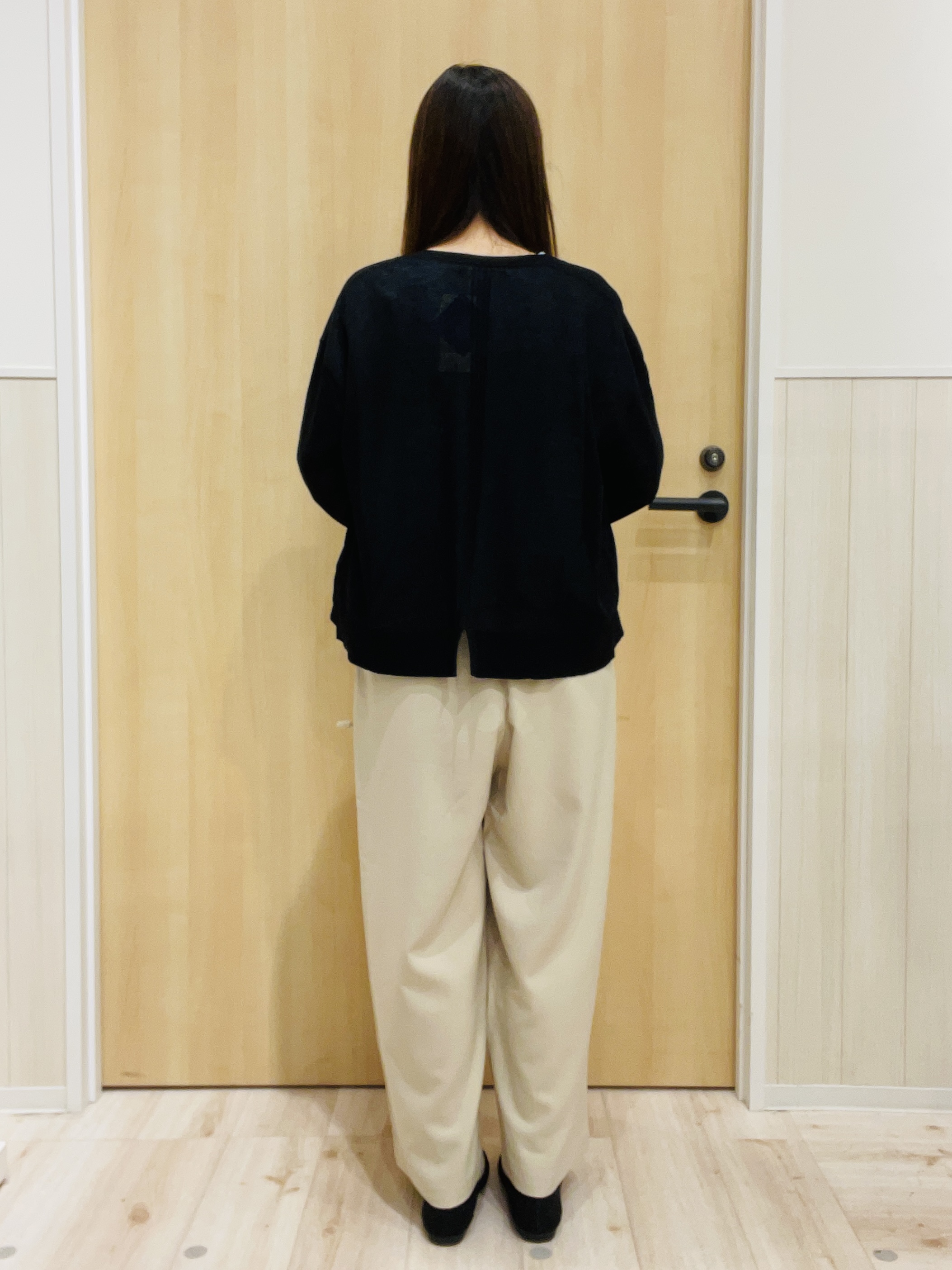 minamiさんの「SHOO･LA･RUE｜【ひんやり/洗濯後しわになりにくい】インせず着られる さらっとタッチのドルマンブラウス」を使ったコーディネート