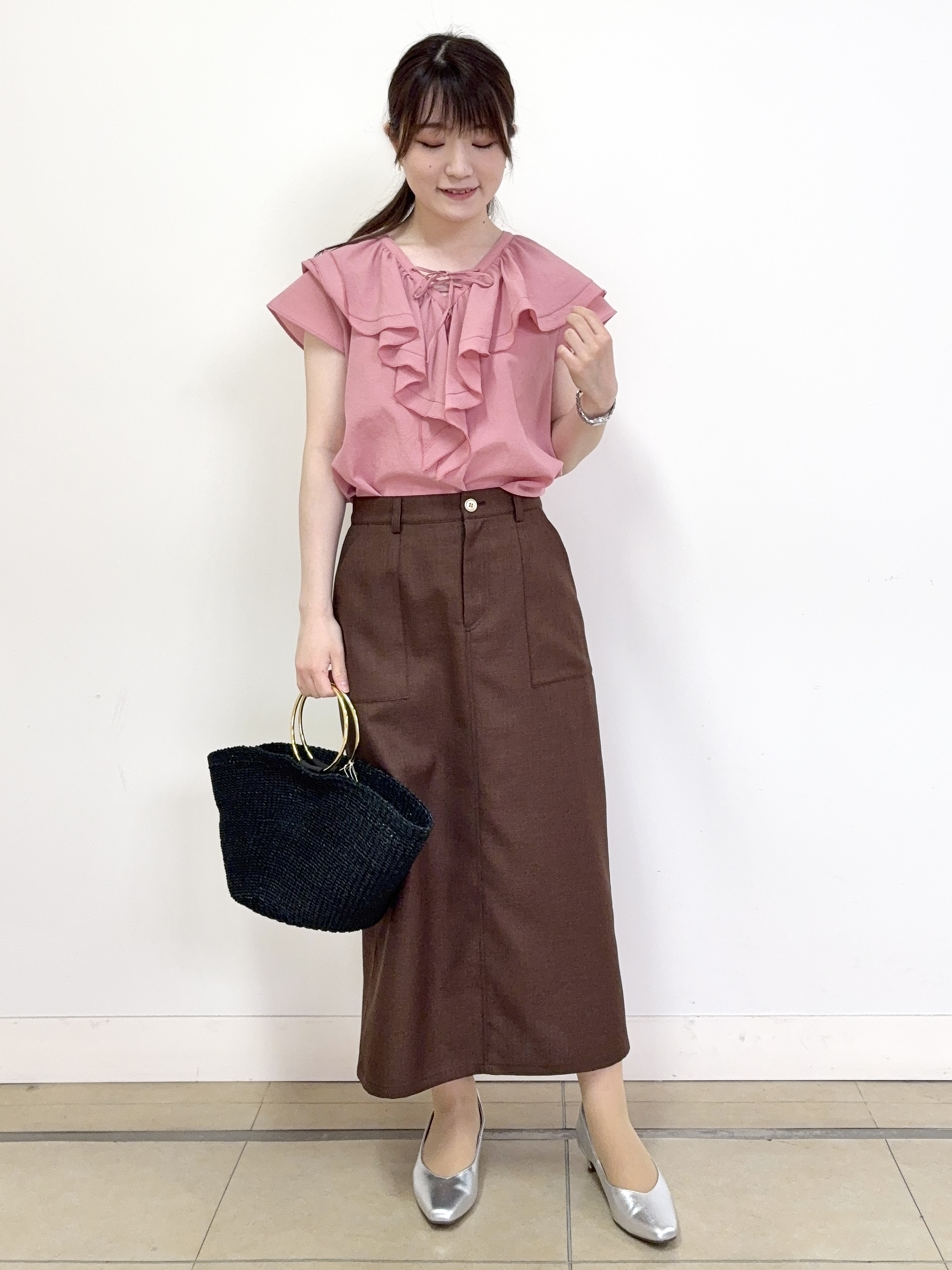 mikiさんの「Reflect｜【通気性あり／涼しい／マシンウォッシャブル】フリルブラウス」を使ったコーディネート