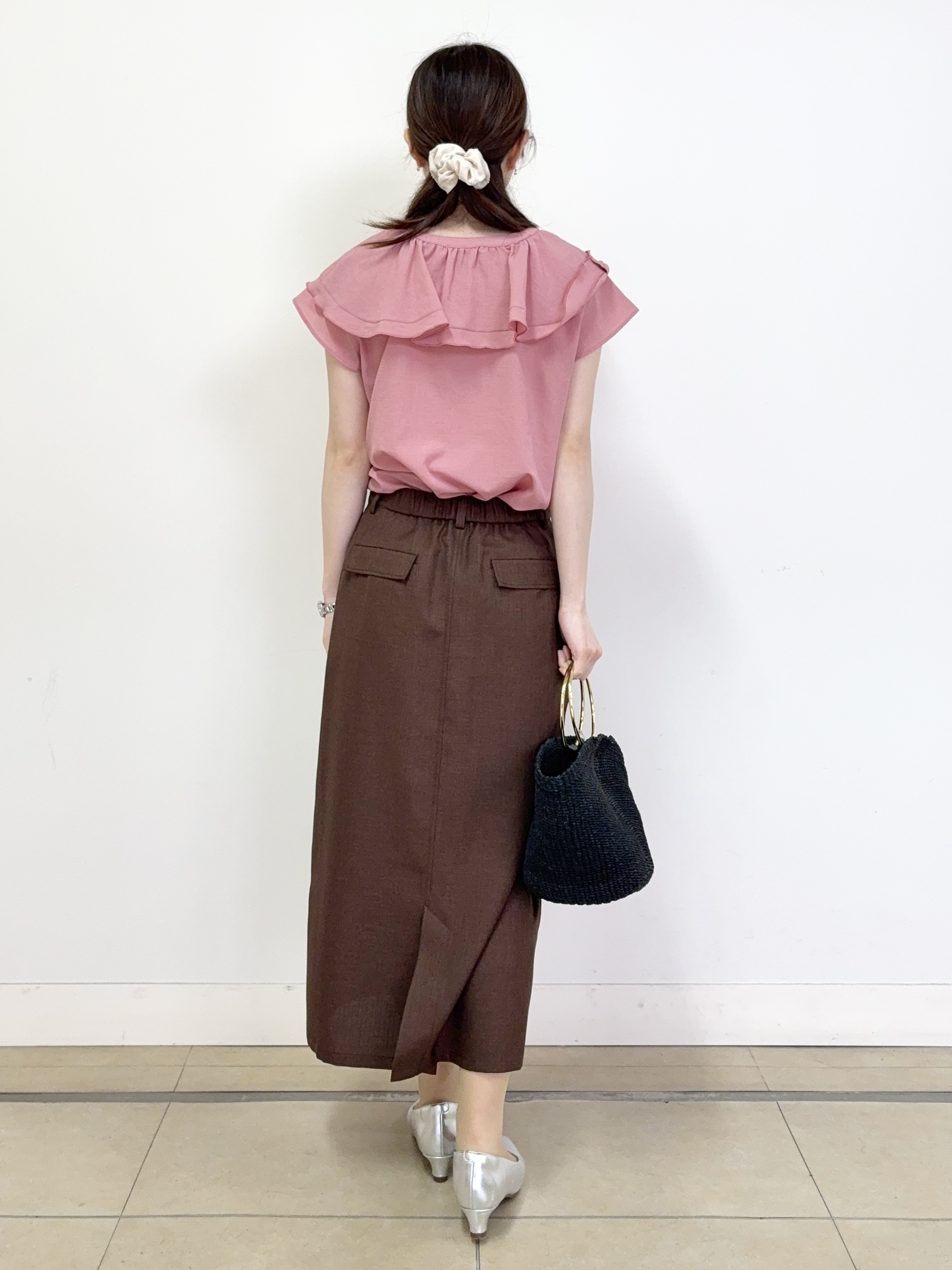 mikiさんの「Reflect｜【通気性あり／涼しい／マシンウォッシャブル】フリルブラウス」を使ったコーディネート