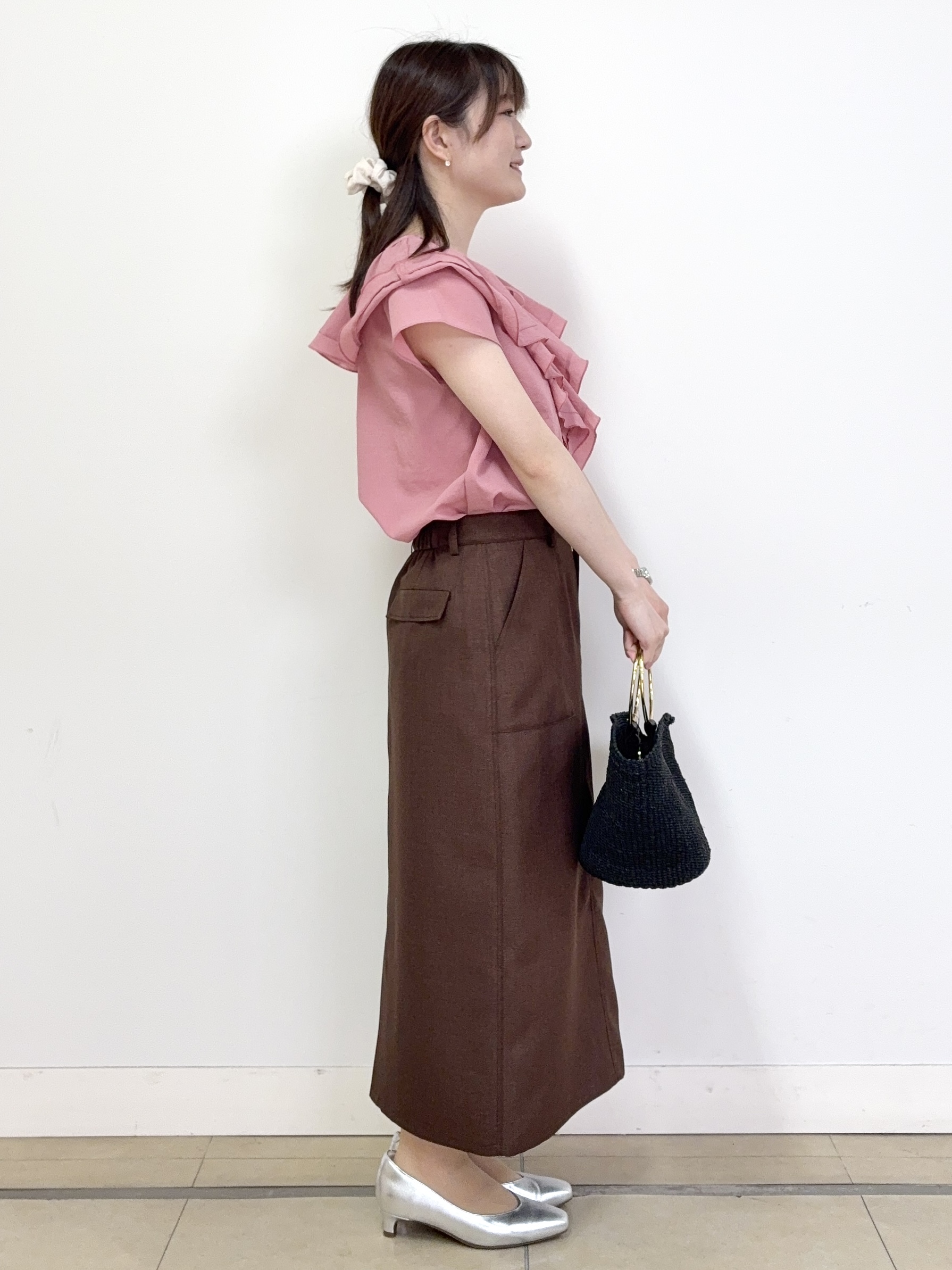 mikiさんの「Reflect｜【通気性あり／涼しい／マシンウォッシャブル】フリルブラウス」を使ったコーディネート
