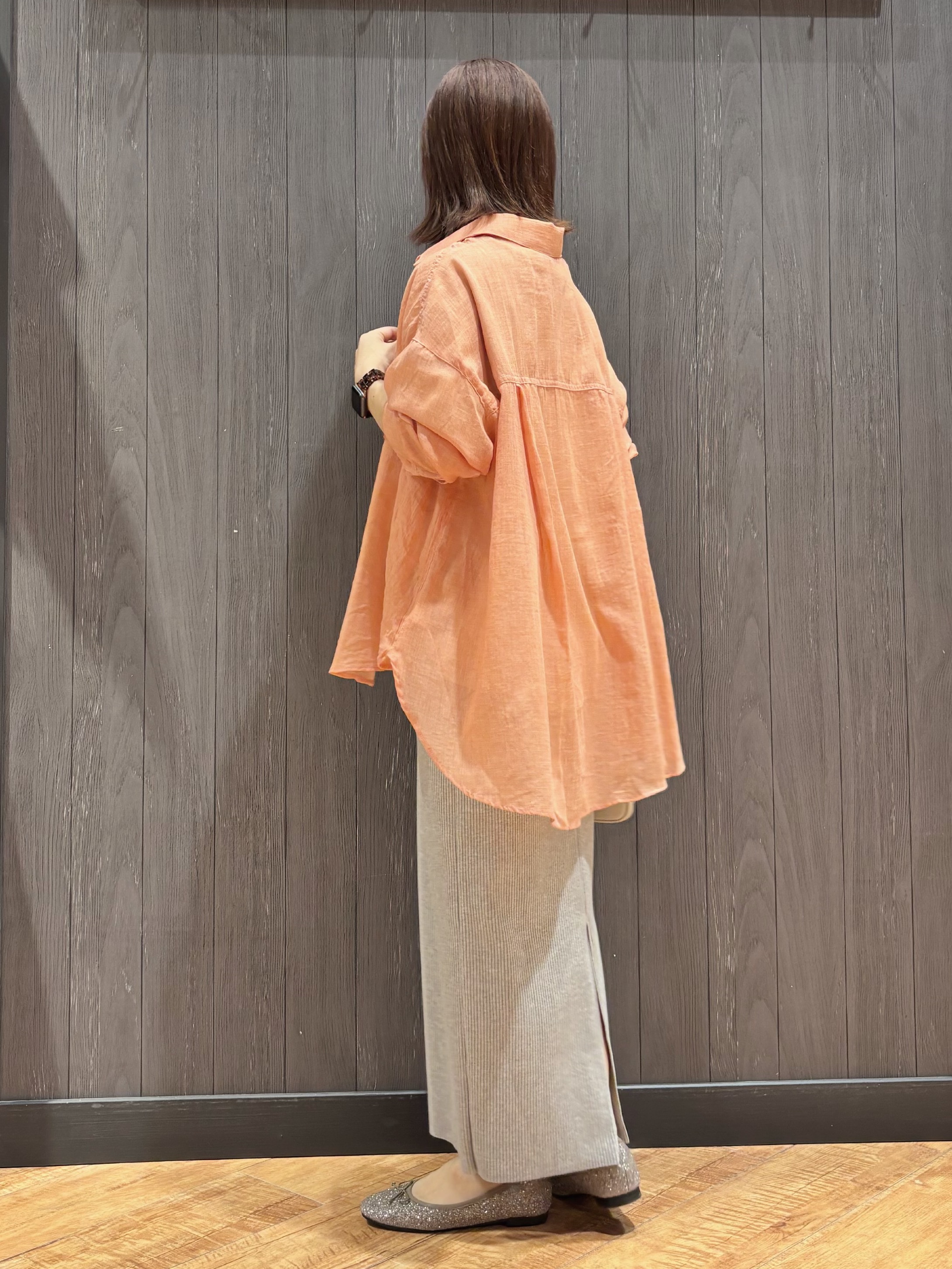 meiさんの「SHOO･LA･RUE｜【体型カバー】ふんわり質感 やわらかこなれシアーシャツ」を使ったコーディネート