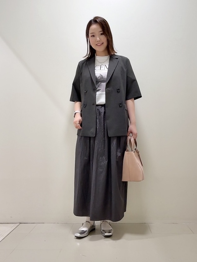 YUIさんの「UNTITLED｜【シワになりにくい/セットアップ可/接触冷感】ハーフスリーブジャケット」を使ったコーディネート