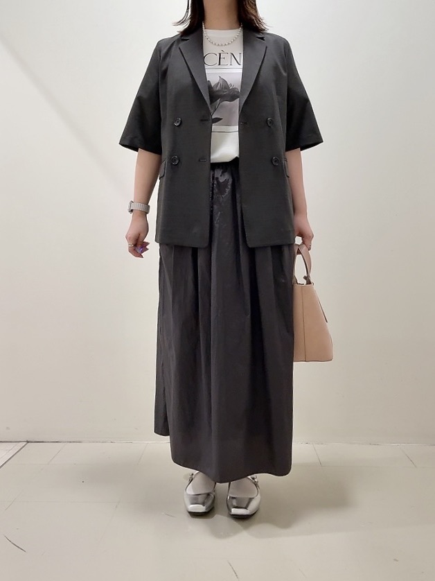 YUIさんの「UNTITLED｜【シワになりにくい/セットアップ可/接触冷感】ハーフスリーブジャケット」を使ったコーディネート