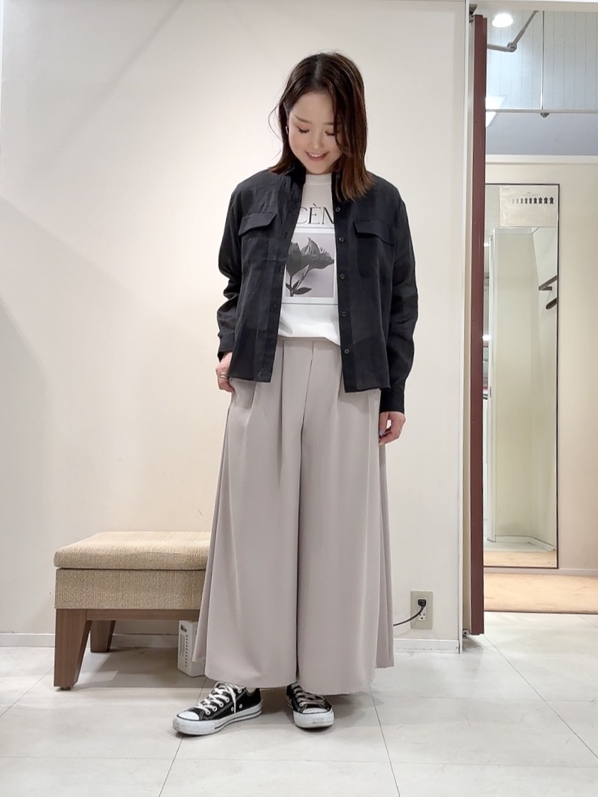 YUIさんの「UNTITLED｜【古畑星夏さん着用/接触冷感】ドライタッチシャツ」を使ったコーディネート