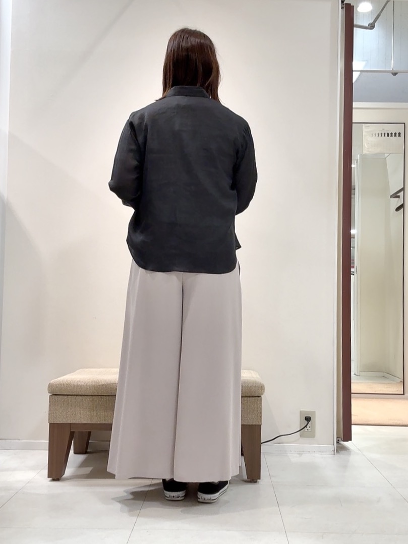 YUIさんの「UNTITLED｜【古畑星夏さん着用/接触冷感】ドライタッチシャツ」を使ったコーディネート
