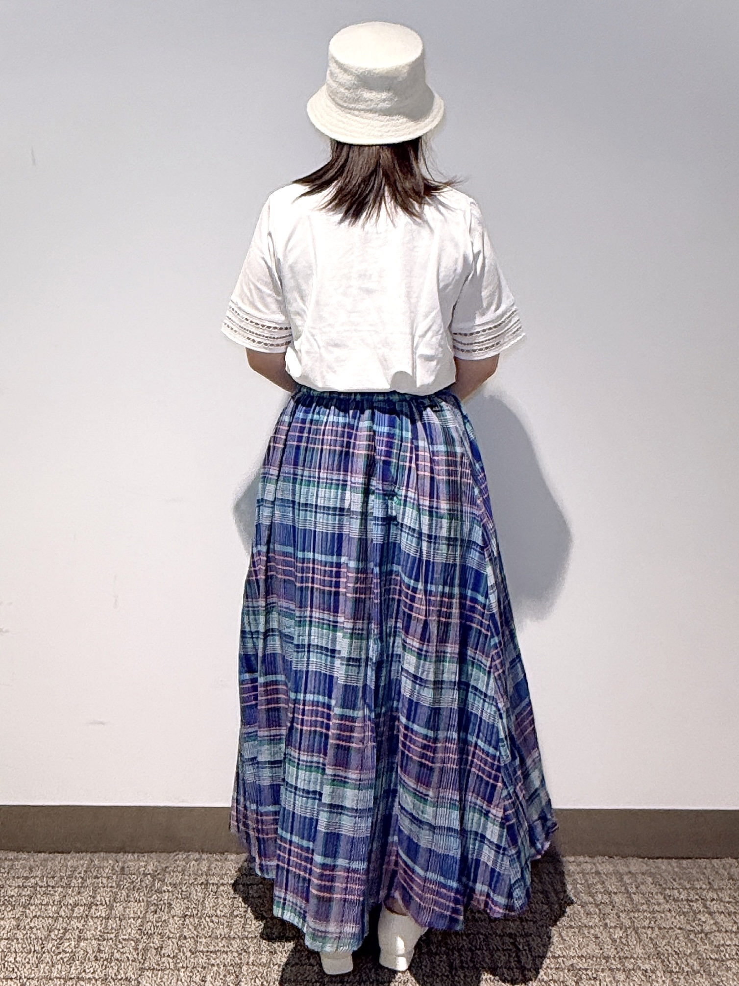みーさんの「grove｜【二の腕カバー/UV・ひんやり】袖口透かし刺繍Tシャツ」を使ったコーディネート