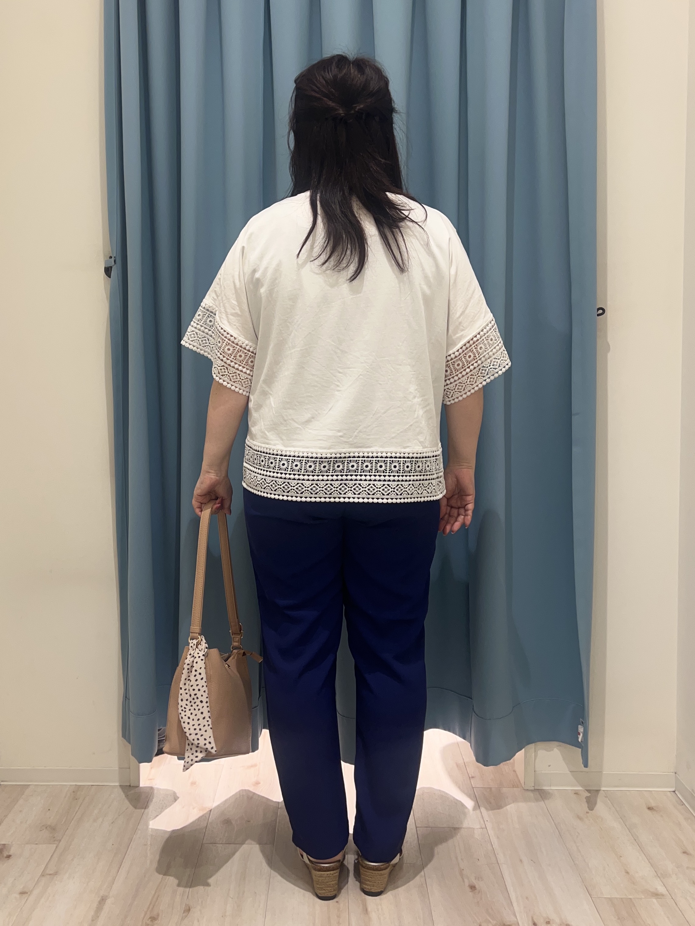 くーさんの「SHOO･LA･RUE｜【洗濯機可/ひんやり/体型カバー/S-LL】レース使いがポイント デザインTシャツ」を使ったコーディネート