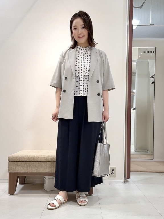 YUIさんの「UNTITLED｜【シワになりにくい/セットアップ可/接触冷感】ハーフスリーブジャケット」を使ったコーディネート