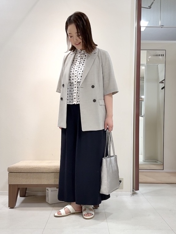 YUIさんの「UNTITLED｜【シワになりにくい/セットアップ可/接触冷感】ハーフスリーブジャケット」を使ったコーディネート