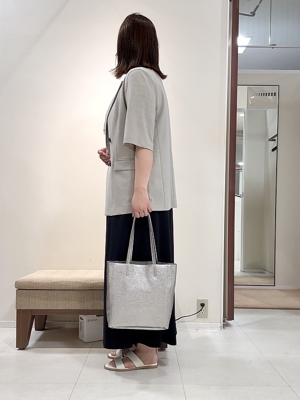 YUIさんの「UNTITLED｜【シワになりにくい/セットアップ可/接触冷感】ハーフスリーブジャケット」を使ったコーディネート