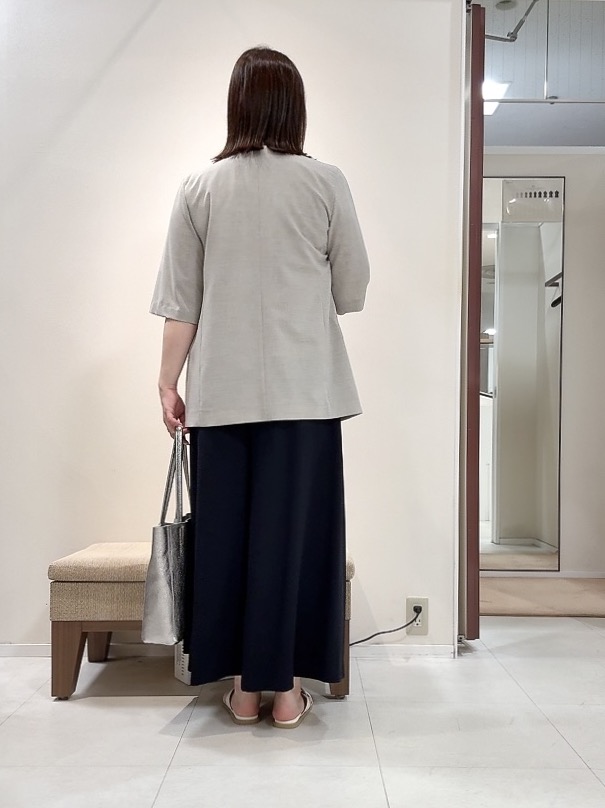 YUIさんの「UNTITLED｜【シワになりにくい/セットアップ可/接触冷感】ハーフスリーブジャケット」を使ったコーディネート