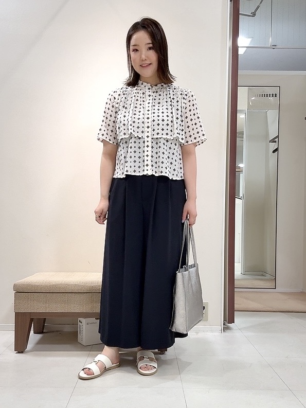 YUIさんの「UNTITLED｜【シワになりにくい/セットアップ可/接触冷感】ハーフスリーブジャケット」を使ったコーディネート
