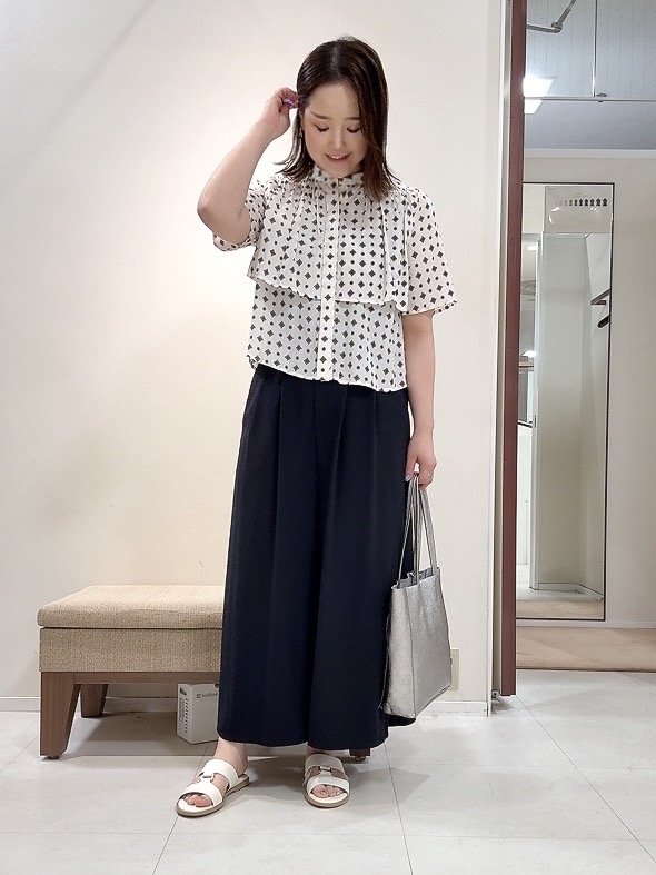 YUIさんの「UNTITLED｜【シワになりにくい/セットアップ可/接触冷感】ハーフスリーブジャケット」を使ったコーディネート