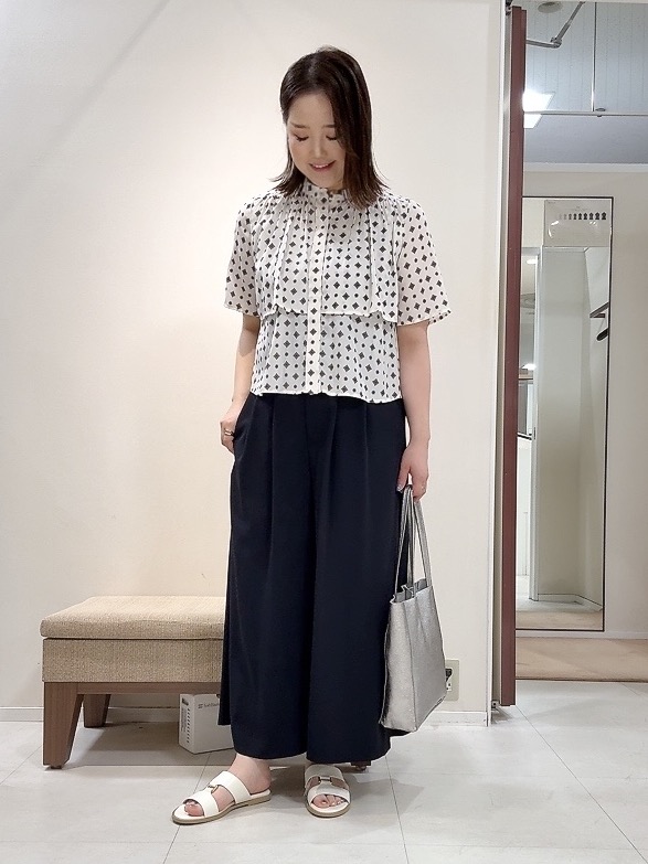 YUIさんの「UNTITLED｜【シワになりにくい/セットアップ可/接触冷感】ハーフスリーブジャケット」を使ったコーディネート
