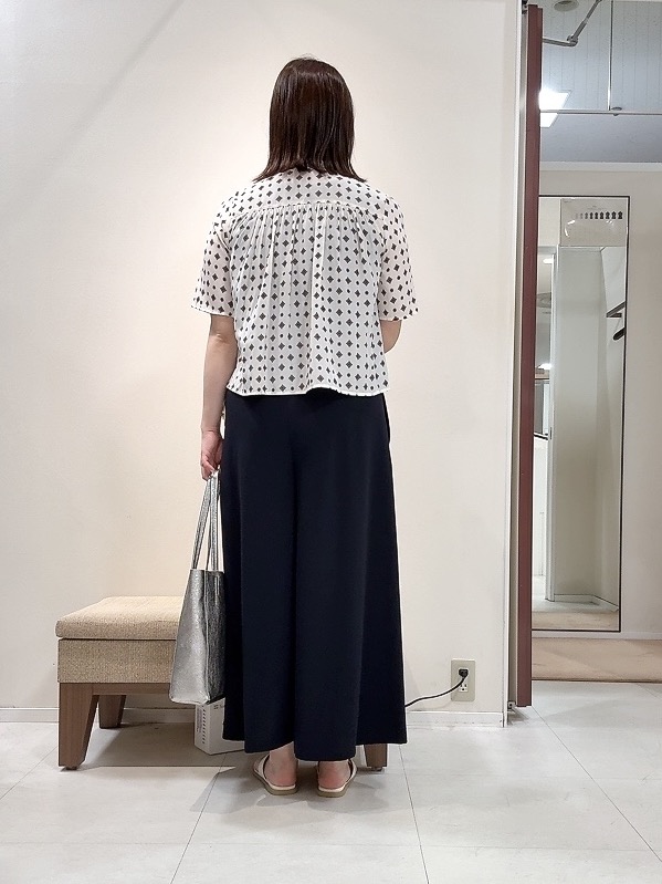 YUIさんの「UNTITLED｜【シワになりにくい/セットアップ可/接触冷感】ハーフスリーブジャケット」を使ったコーディネート