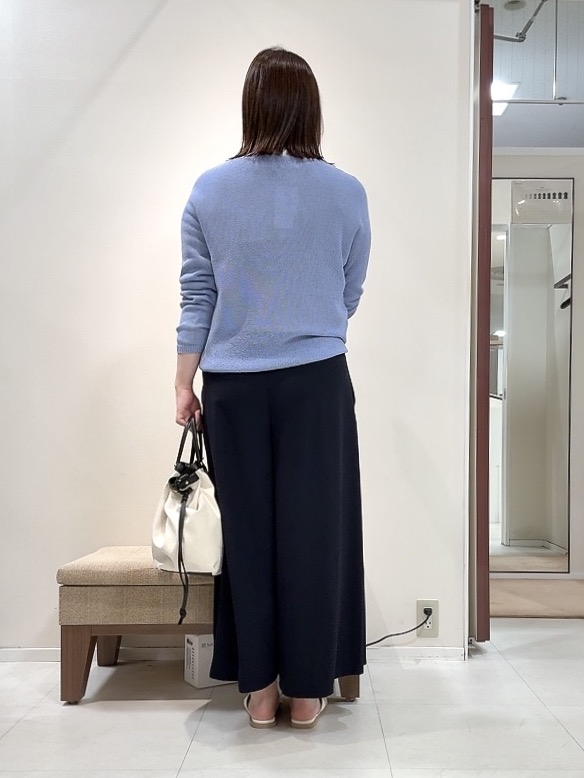 YUIさんの「UNTITLED｜【古畑星夏さん着用/8色展開/程よい透け感】ドライタッチボートネックニット」を使ったコーディネート