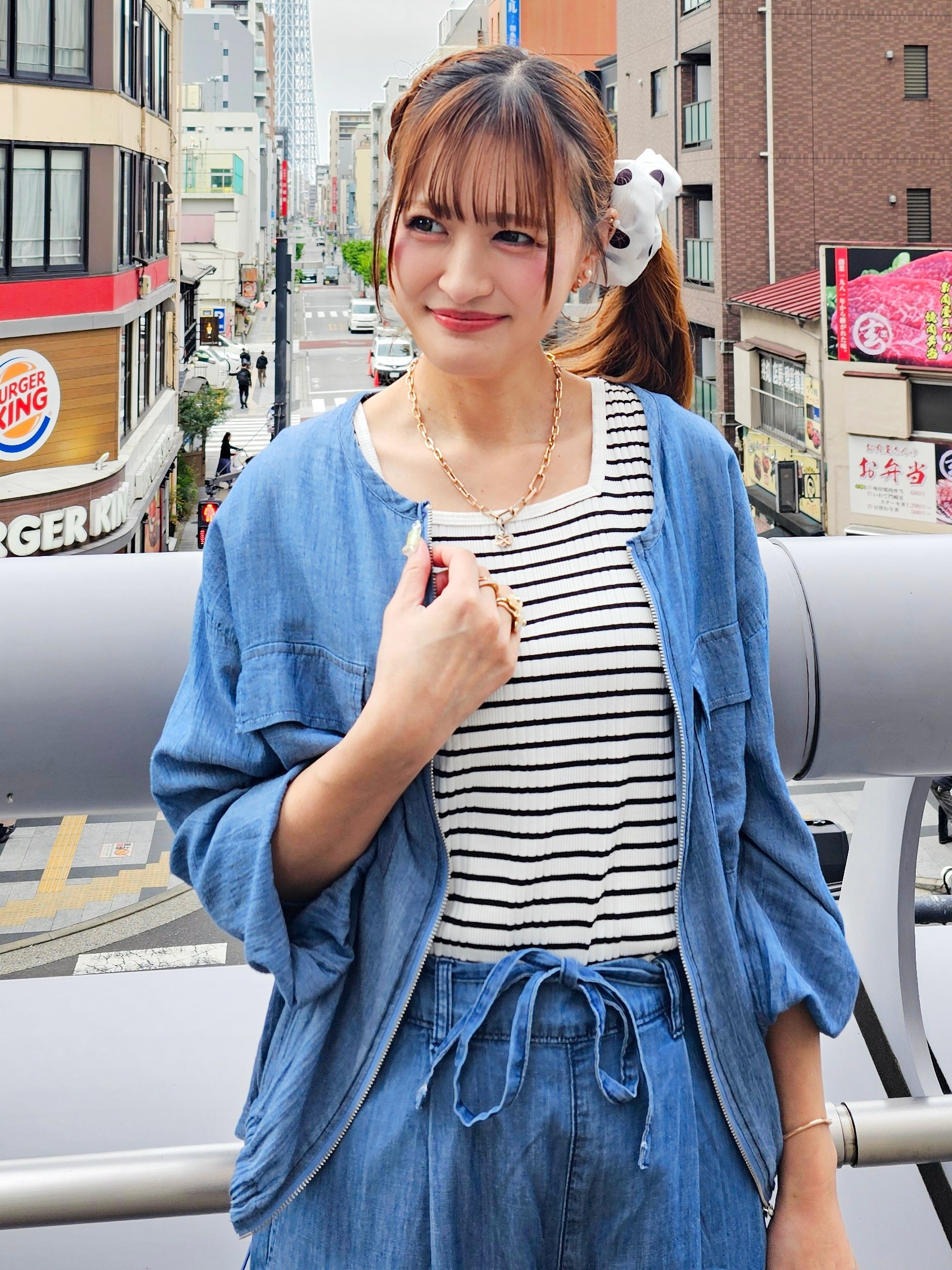 ゆゆさんの「SHOO･LA･RUE｜【綿100%/UV/S-LL】優しく透ける 柔らかシアーデニムブルゾン」を使ったコーディネート