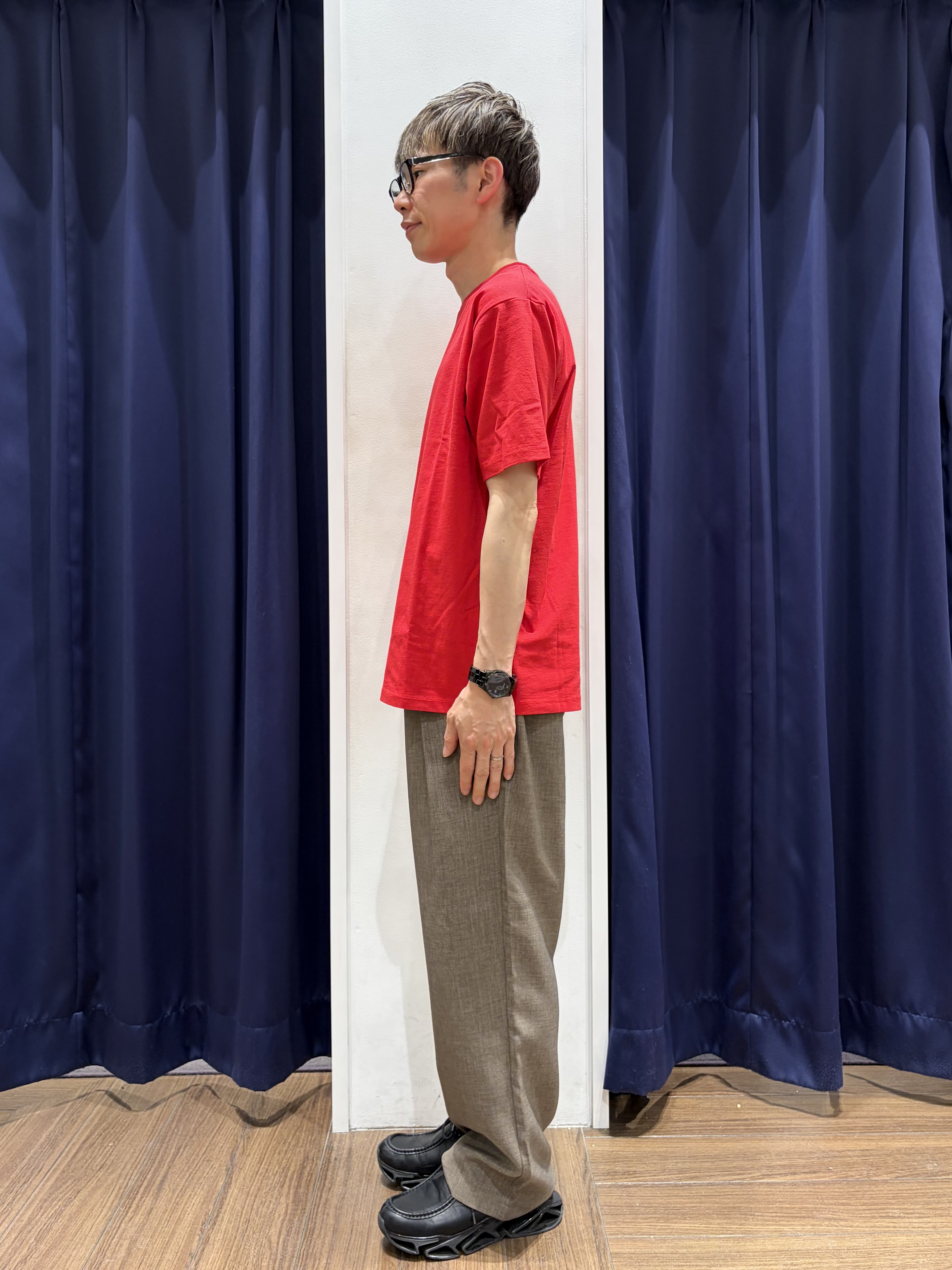 つーじーさんの「THE SHOP TK｜【なめらかでソフトな肌触り】ロゴ コットン半袖Tシャツ 洗濯機OK」を使ったコーディネート