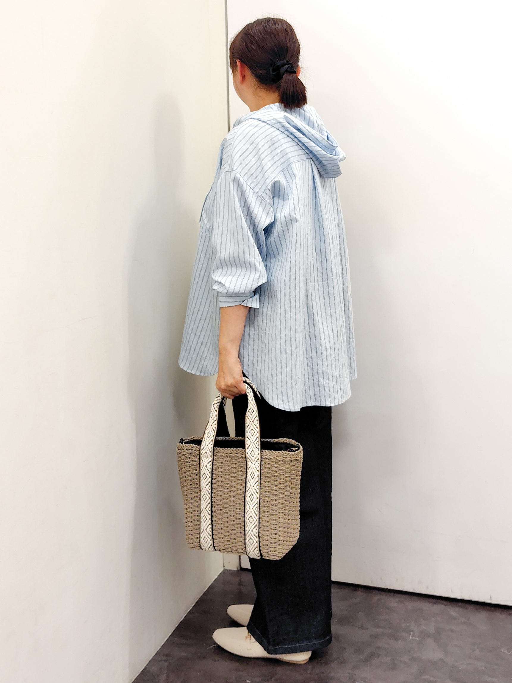 こんちゃんさんの「grove｜【洗える】大人のストライプ フーディシャツ」を使ったコーディネート