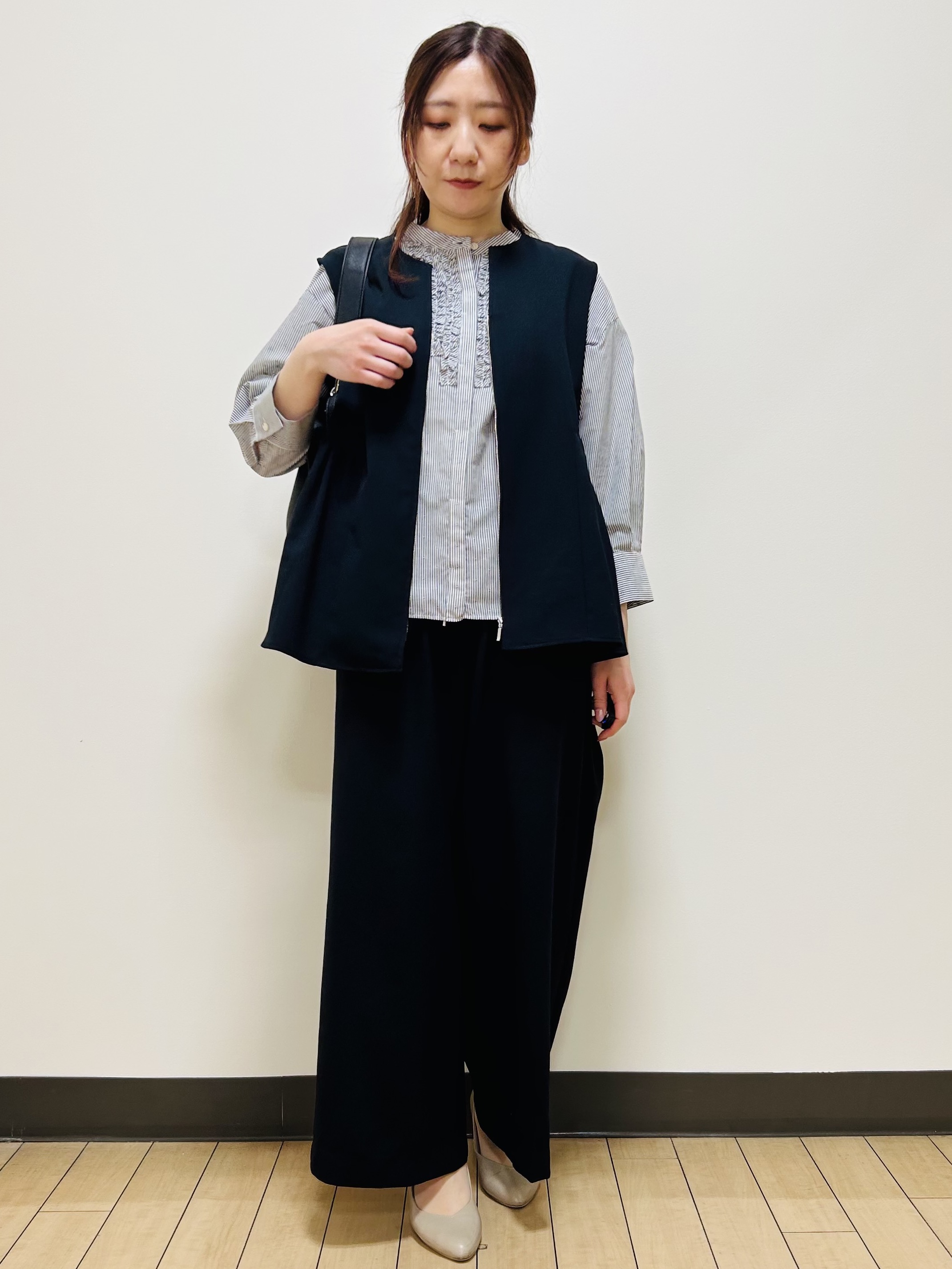 miiiさんの「Reflect｜【接触冷感】八分袖フロントフリルブラウス」を使ったコーディネート