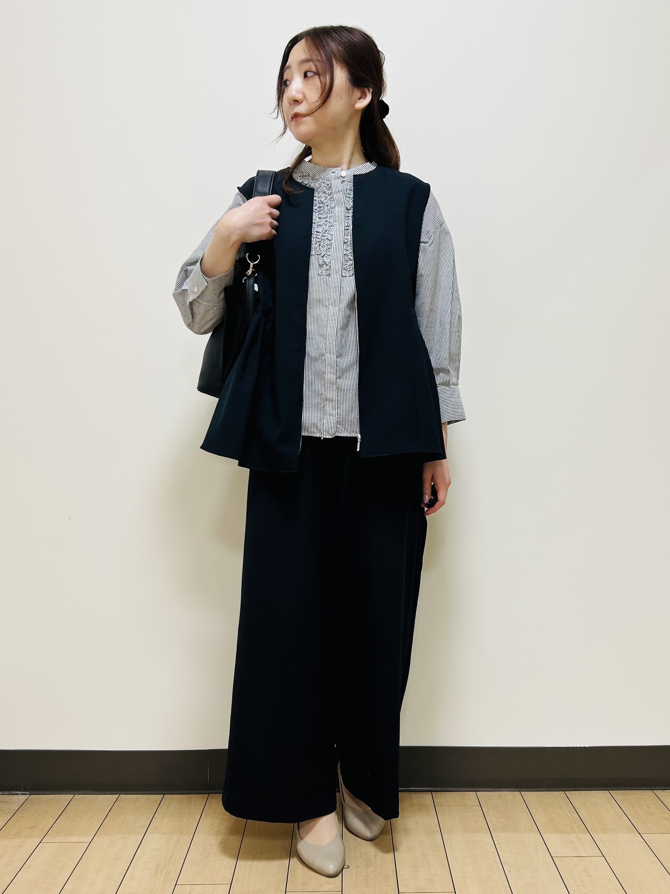 miiiさんの「Reflect｜【接触冷感】八分袖フロントフリルブラウス」を使ったコーディネート