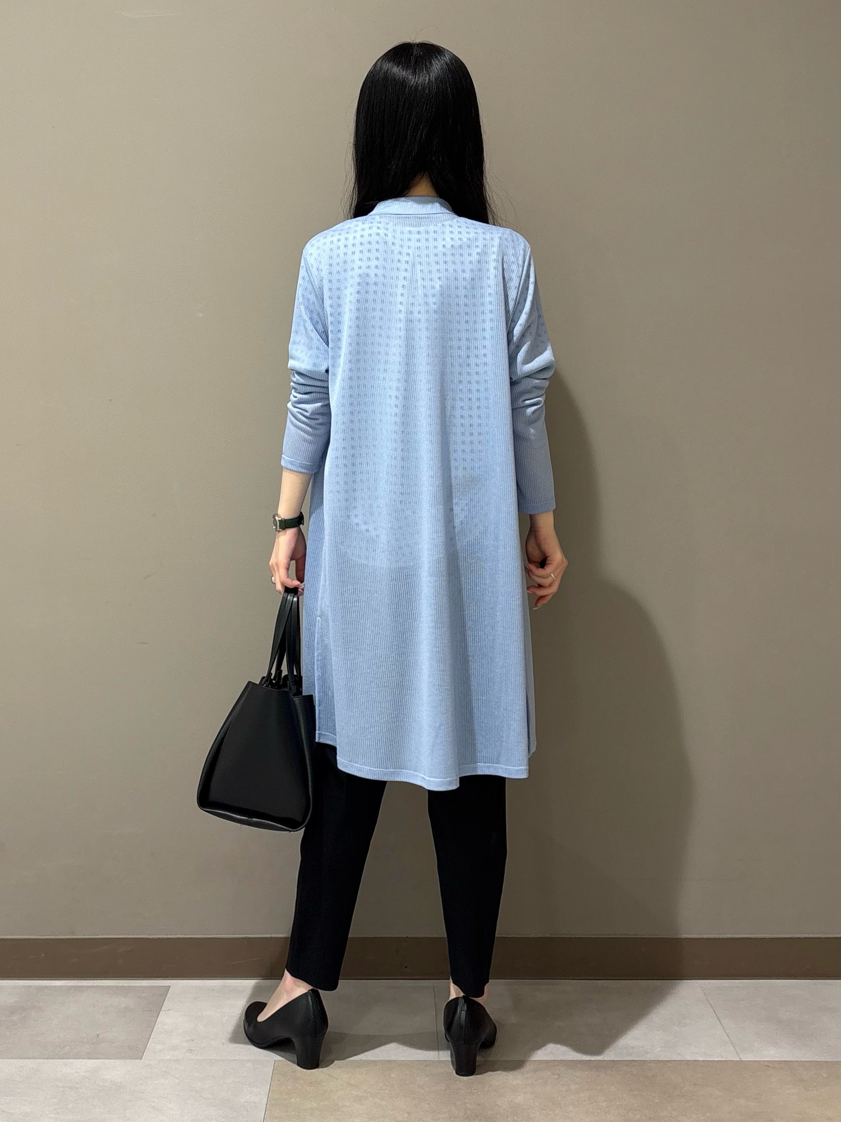 KEIKOさんの「INDIVI｜【洗える／アンサンブル可能】シアースストライプカーディガン」を使ったコーディネート