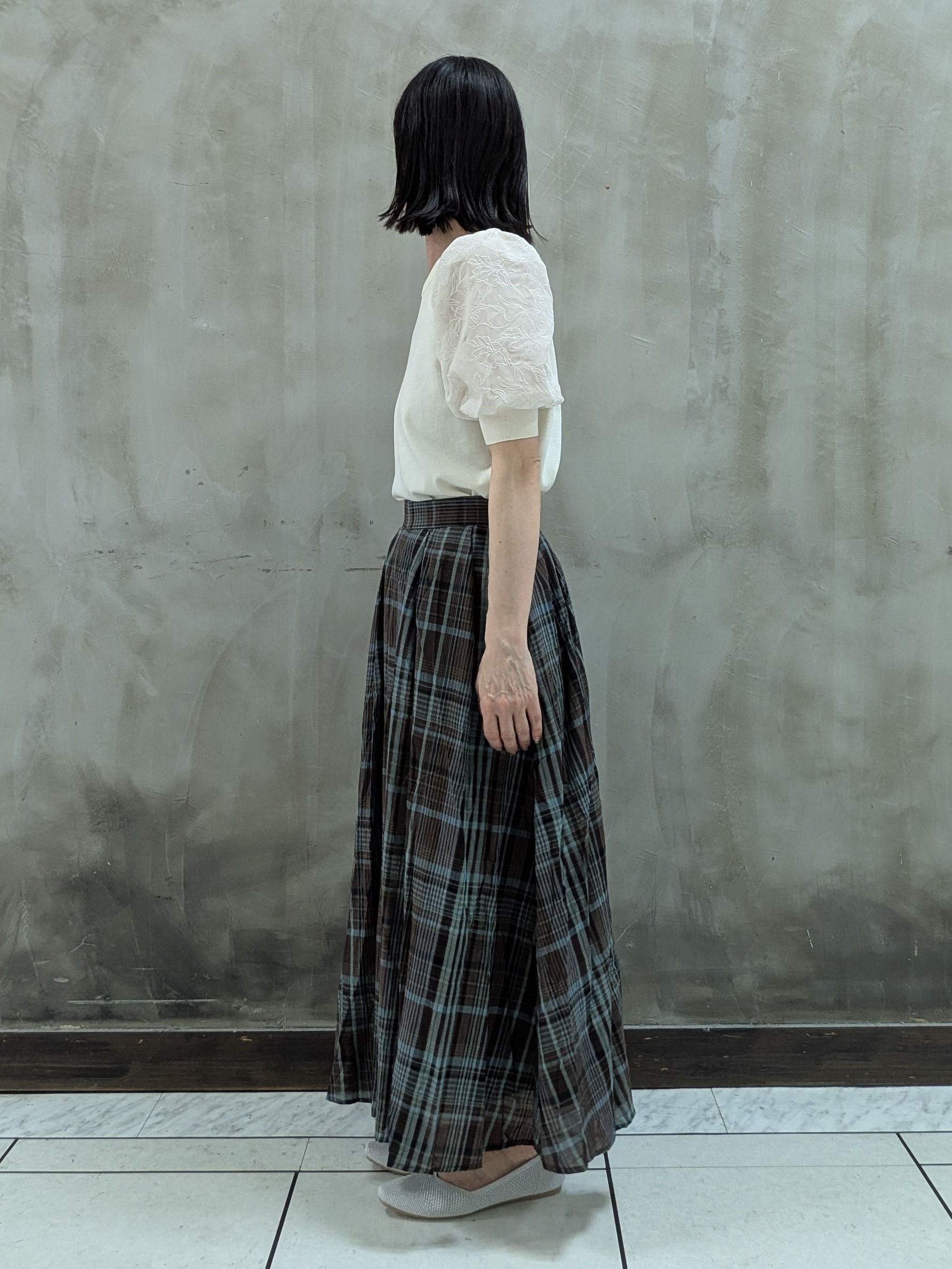 shioさんの「grove｜一枚で着映える大人の袖コンシャスニット」を使ったコーディネート