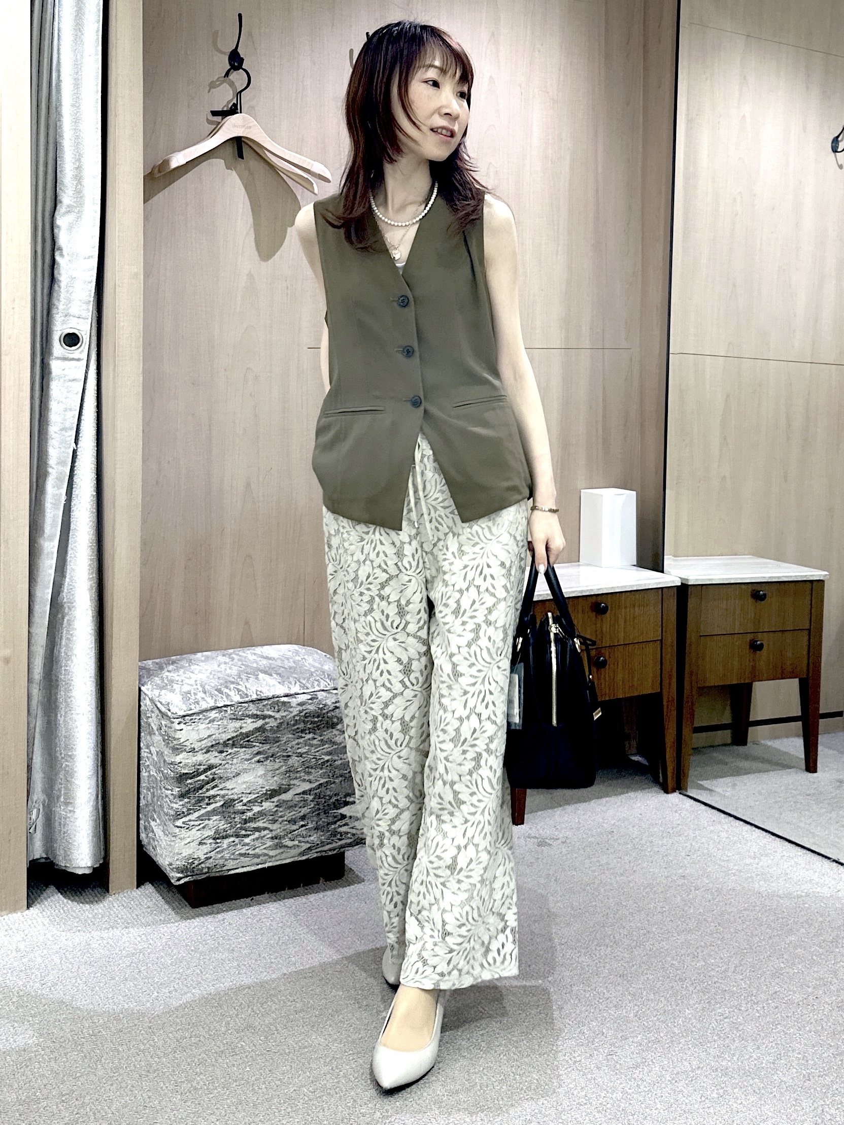 Miwaさんの「UNTITLED｜【セットアップ可/接触冷感/通気性】ドライシアーVネックジレ」を使ったコーディネート