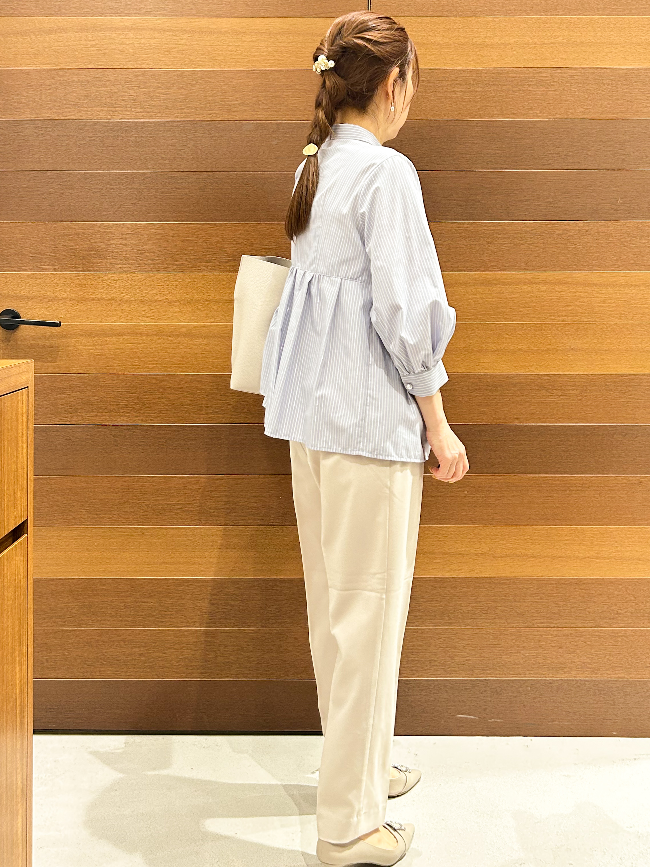 yumiさんの「OPAQUE.CLIP｜ペプラムブラウス／ボウタイ取り外し可【洗濯機OK／イージーアイロン／防シワ】《XS～LL／8col》」を使ったコーディネート