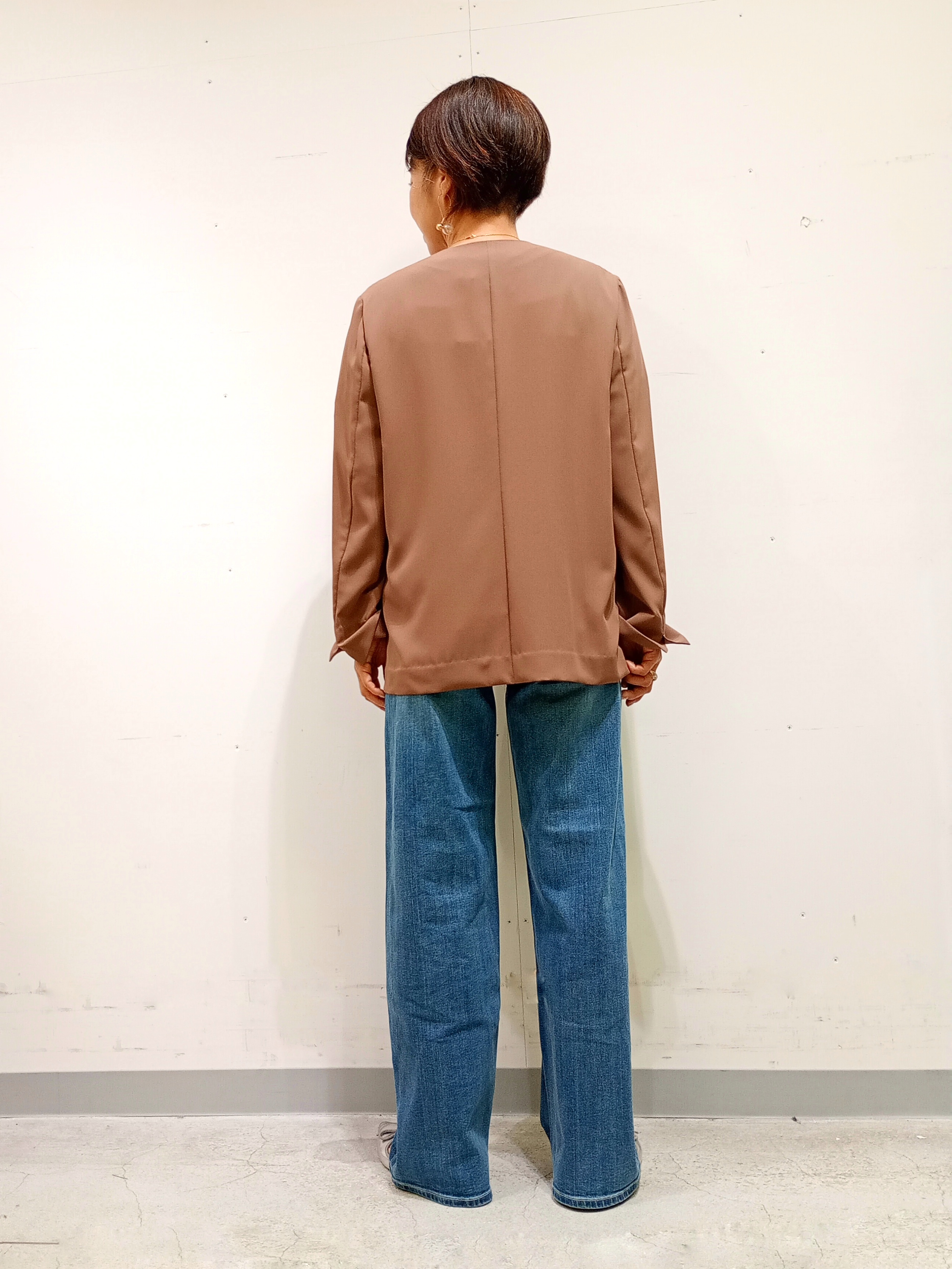 Kさんの「INDIVI｜【さらに軽く軽快！／着る日傘】ノーカラージャケット」を使ったコーディネート