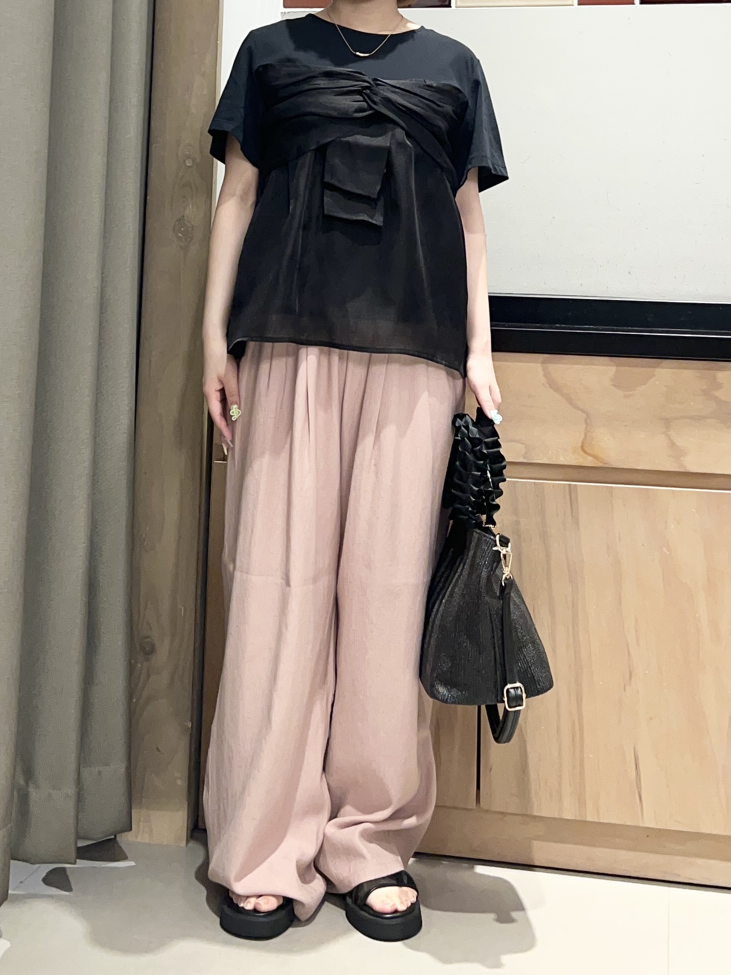 かのさんの「THE SHOP TK｜【ひんやり／吸水速乾／UV】ビスチェ風 切り替えTシャツ」を使ったコーディネート
