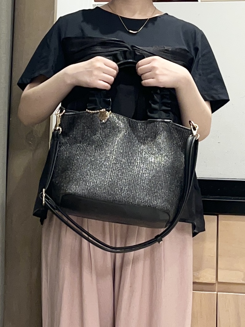 かのさんの「THE SHOP TK｜【ひんやり／吸水速乾／UV】ビスチェ風 切り替えTシャツ」を使ったコーディネート