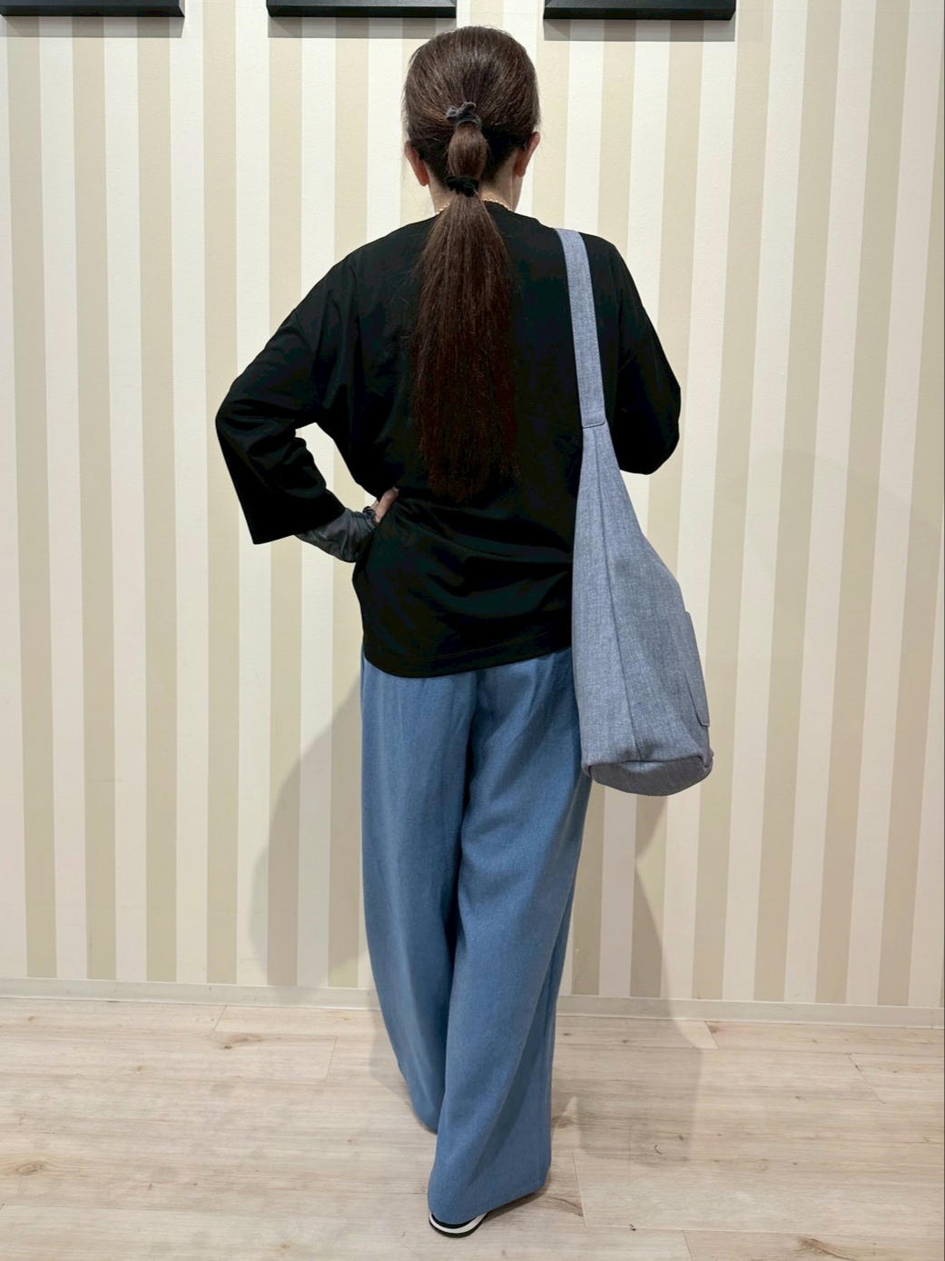 nonaさんの「SHOO･LA･RUE｜【ひんやり/UV/体型カバー】とろみフロントタック7分袖ゆるトップス」を使ったコーディネート