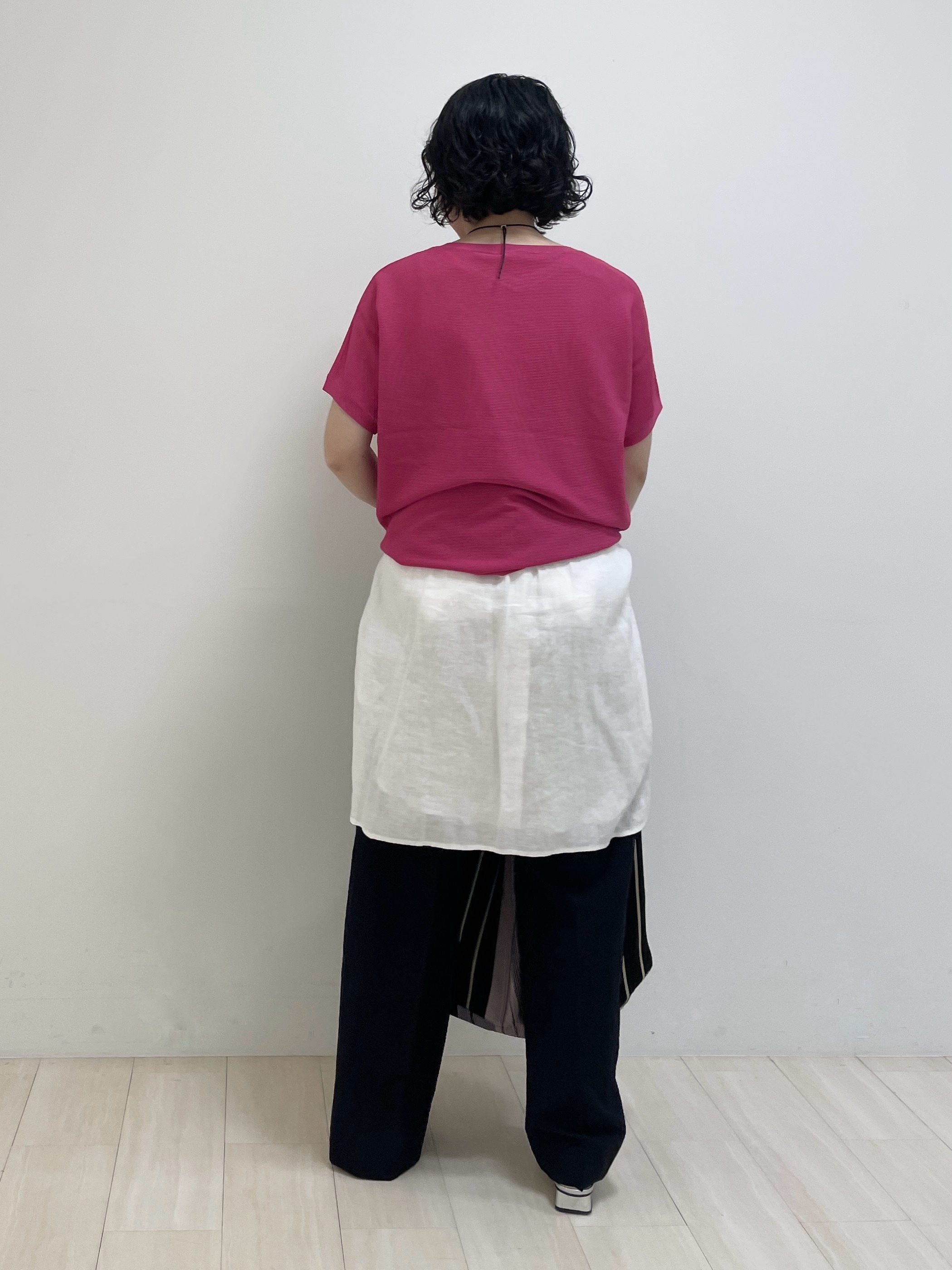 kanaさんの「INDIVI｜【洗える】ガーター編みVネックニットT」を使ったコーディネート