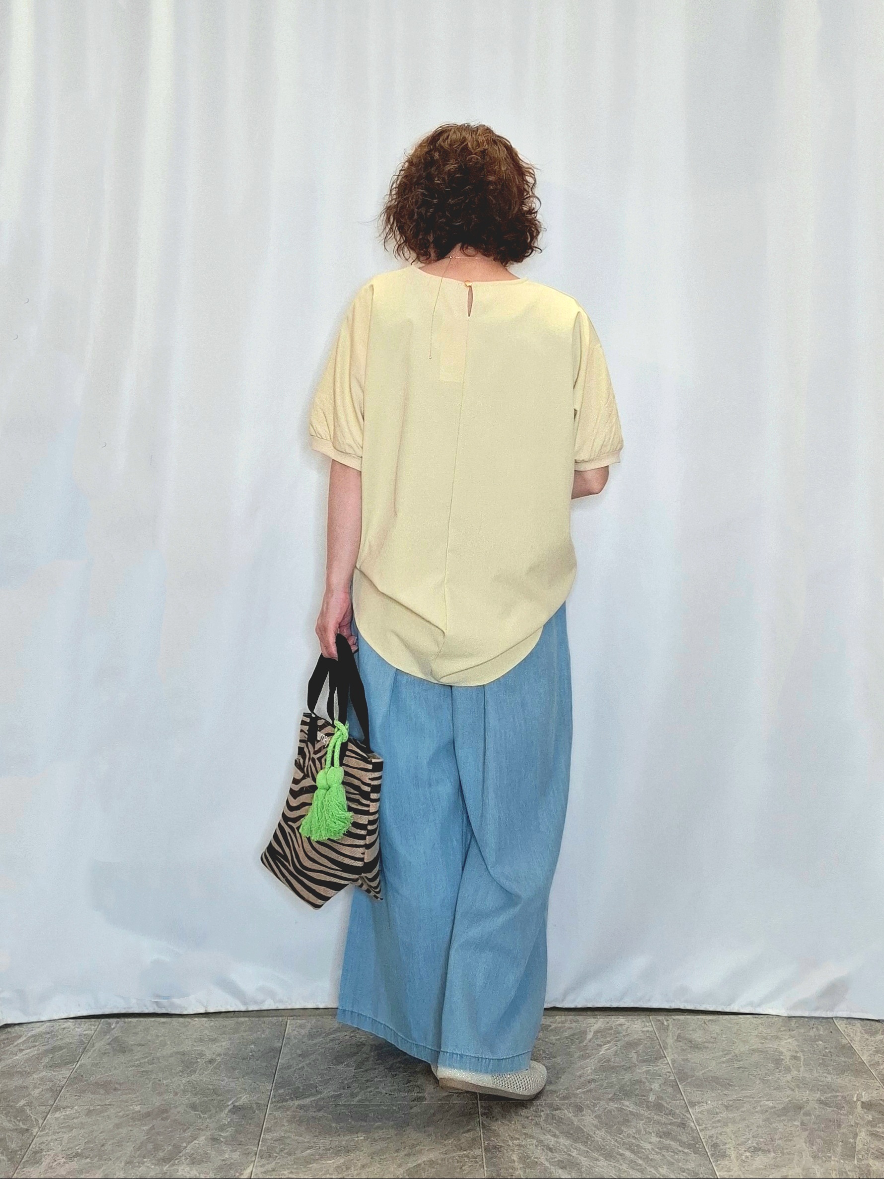ぬーさんの「SHOO･LA･RUE｜【ひんやり/洗濯後しわになりにくい】インせず着られる さらっとタッチのドルマンブラウス」を使ったコーディネート